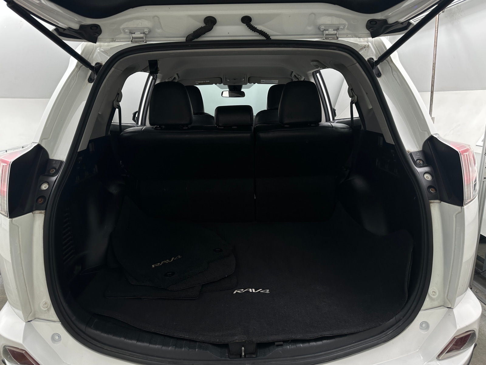 Thumbnail: 2017 Toyota RAV4 - 7