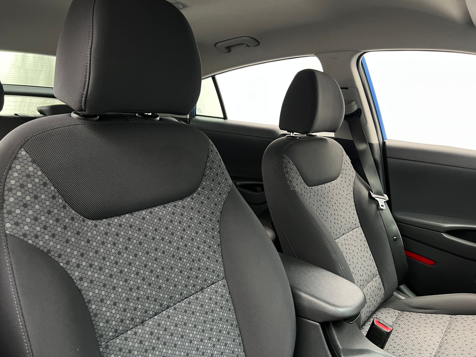 Thumbnail: 2018 Hyundai Ioniq - 2