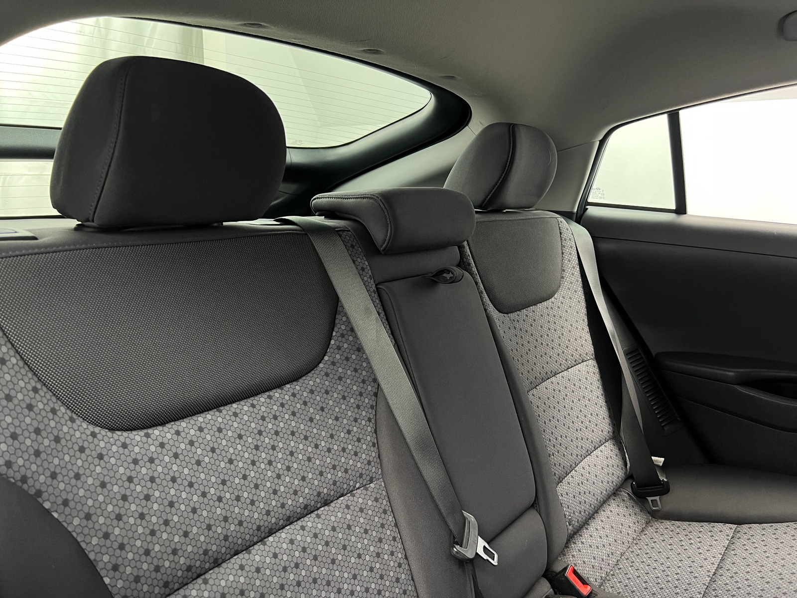 Thumbnail: 2018 Hyundai Ioniq - 6