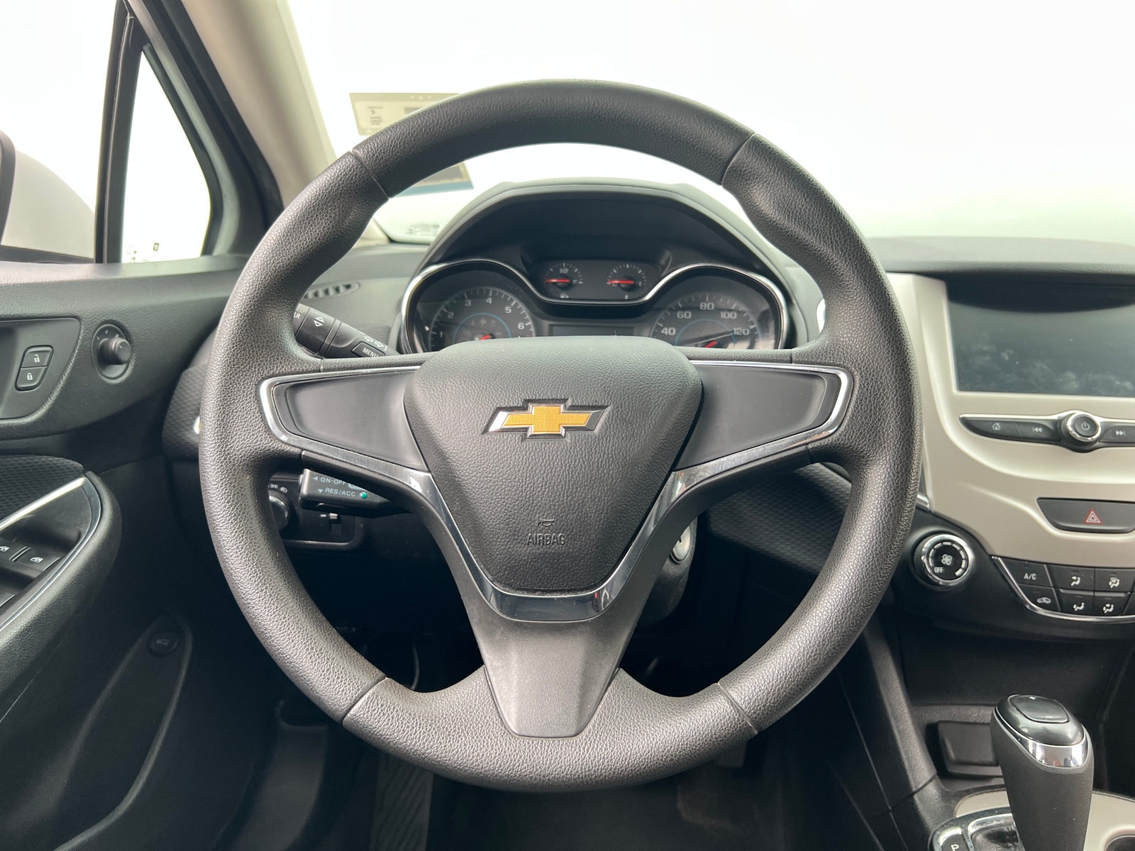 Thumbnail: 2018 Chevrolet Cruze - 5