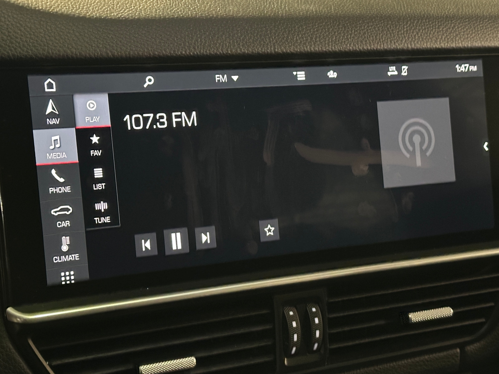 Thumbnail: 2020 Porsche Cayenne - 3