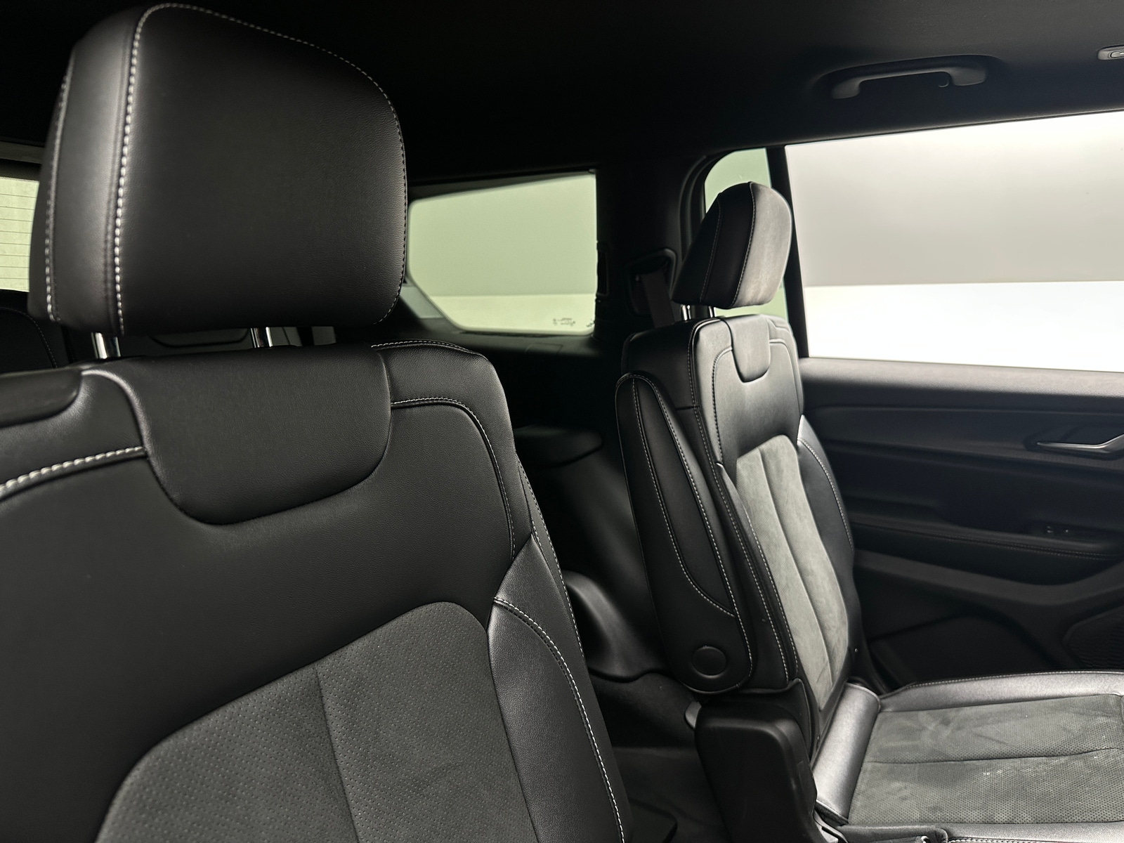 Thumbnail: 2024 Jeep Grand Cherokee L - 6