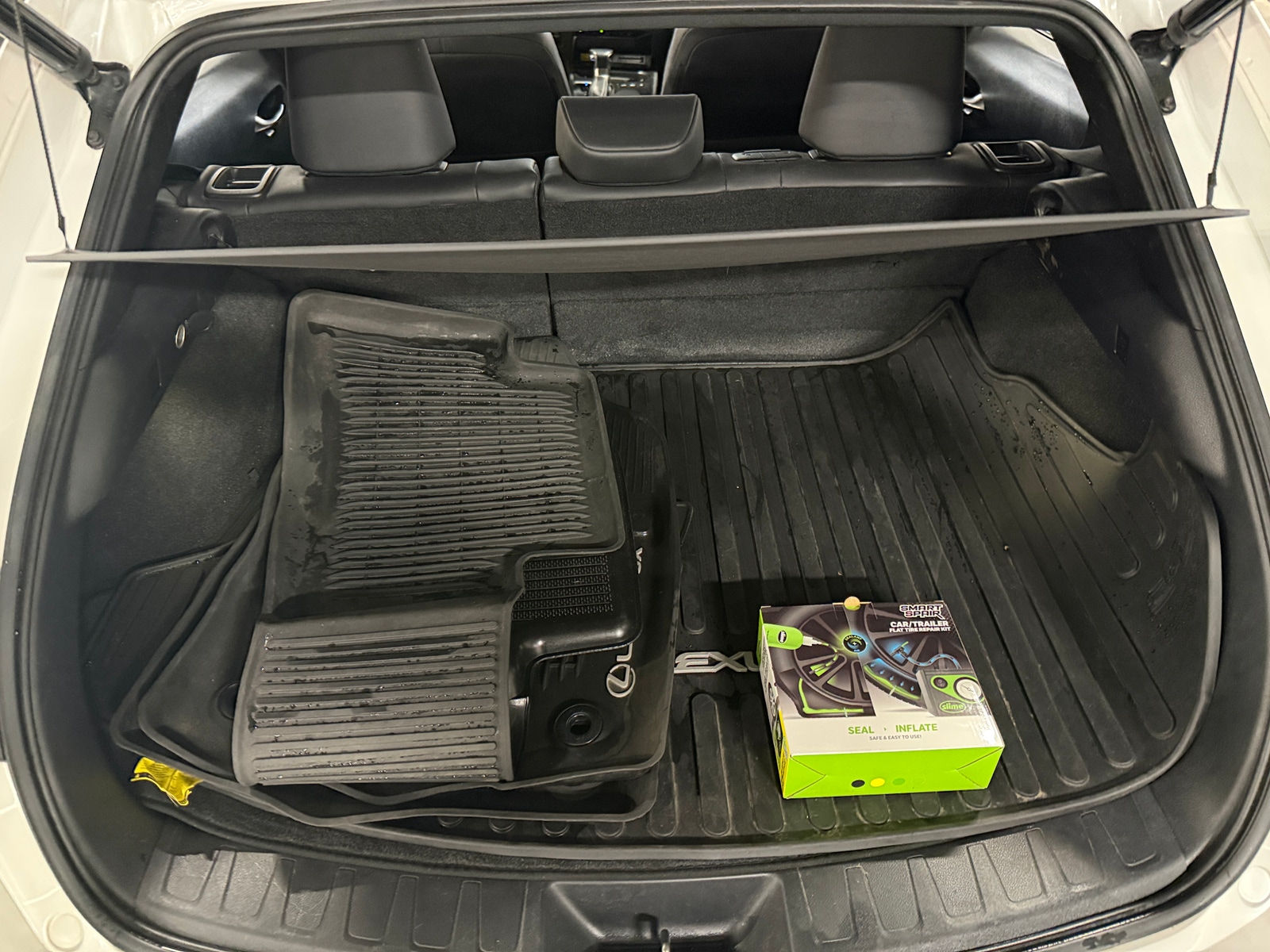 Thumbnail: 2020 Lexus UX - 6