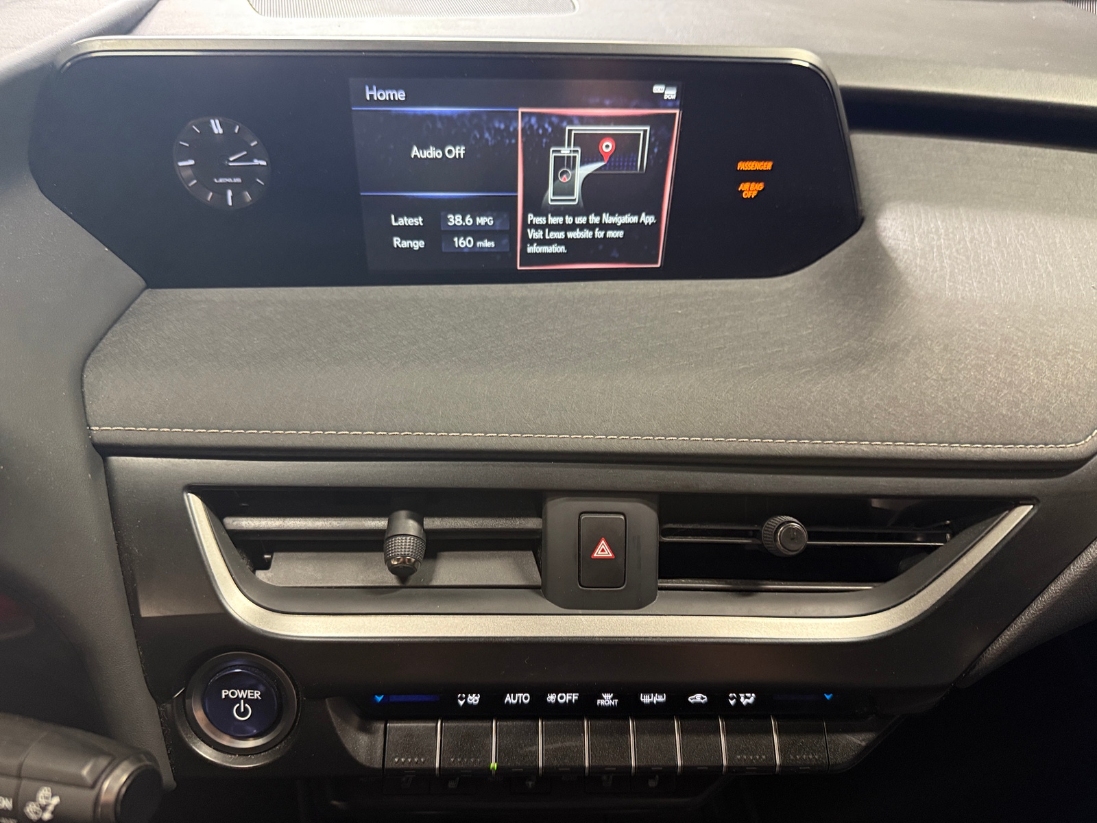 Thumbnail: 2020 Lexus UX - 3