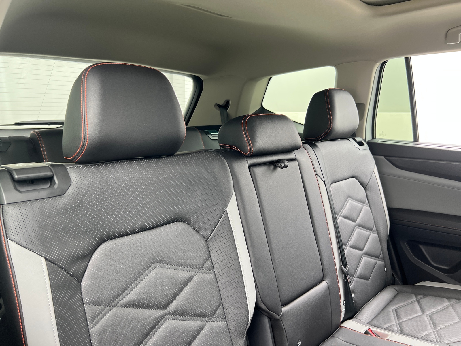 Thumbnail: 2025 Volkswagen Atlas - 5