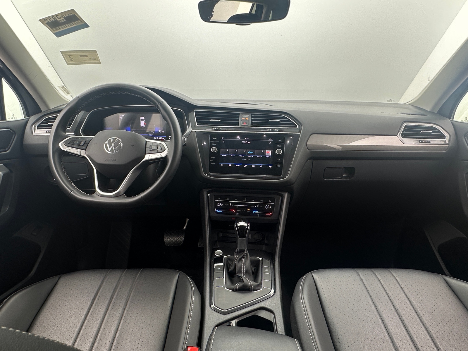 Thumbnail: 2024 Volkswagen Tiguan - 2