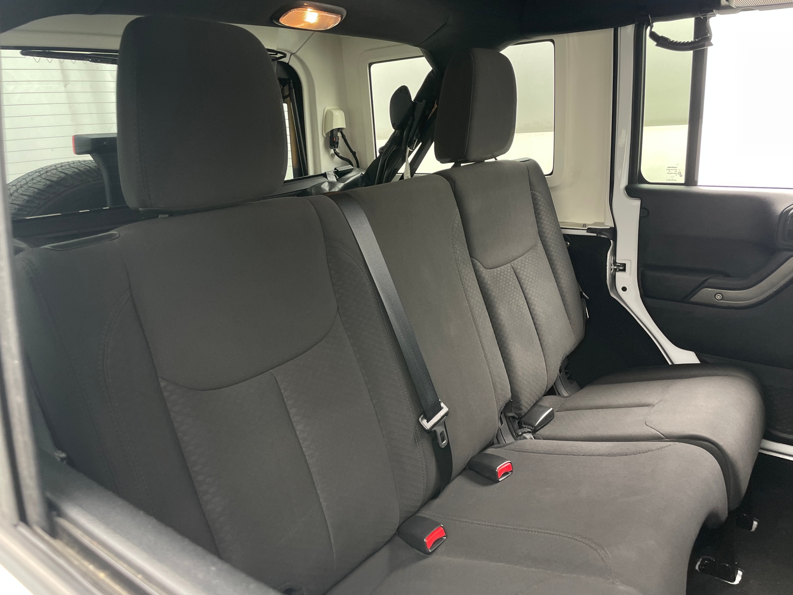 Thumbnail: 2016 Jeep Wrangler - 6