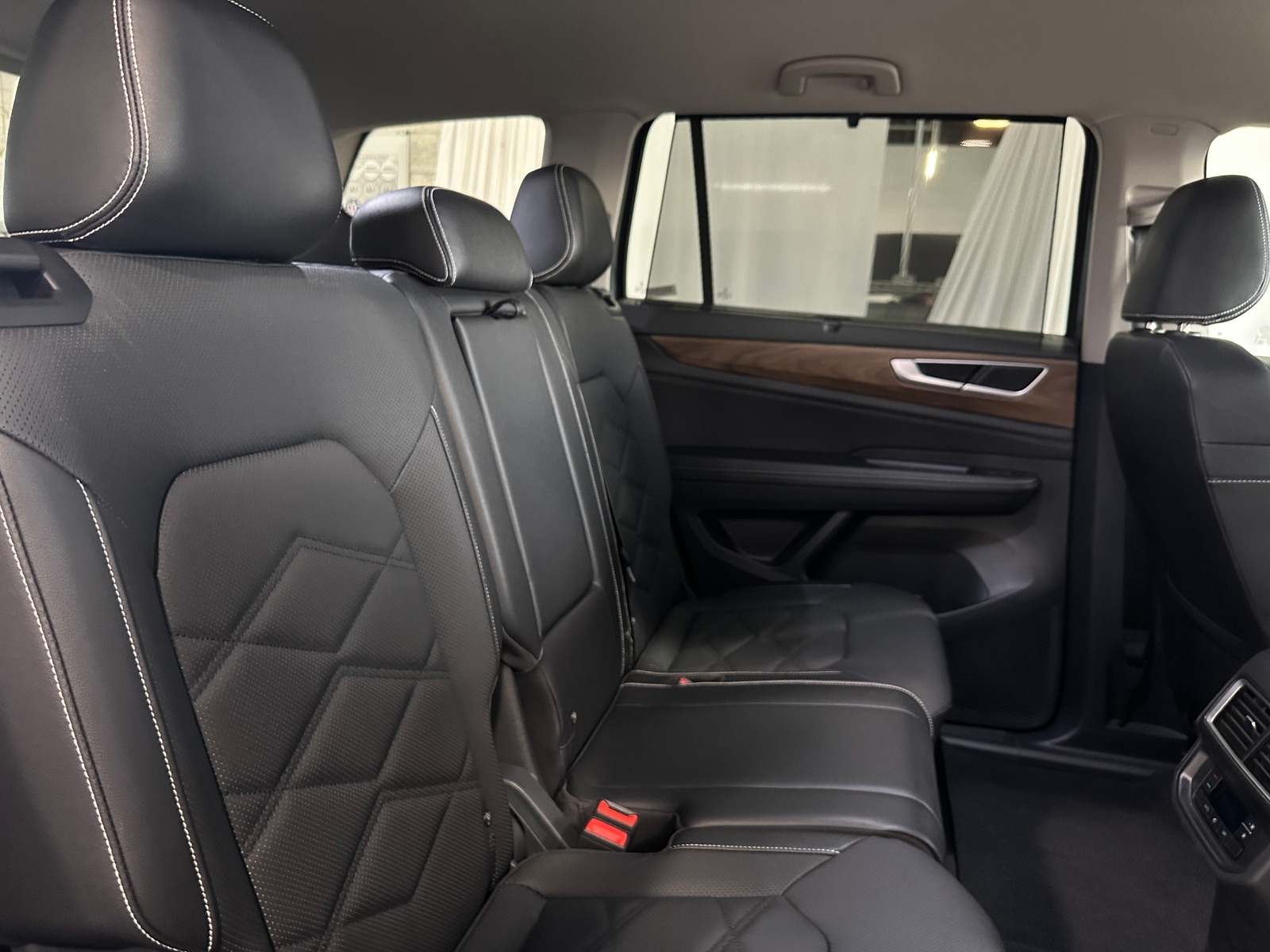 Thumbnail: 2025 Volkswagen Atlas - 6