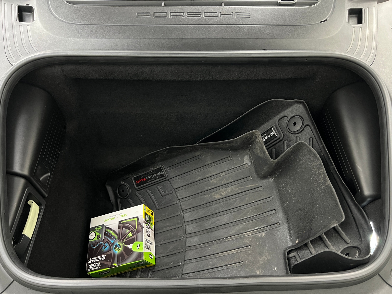 Thumbnail: 2017 Porsche 911 - 4