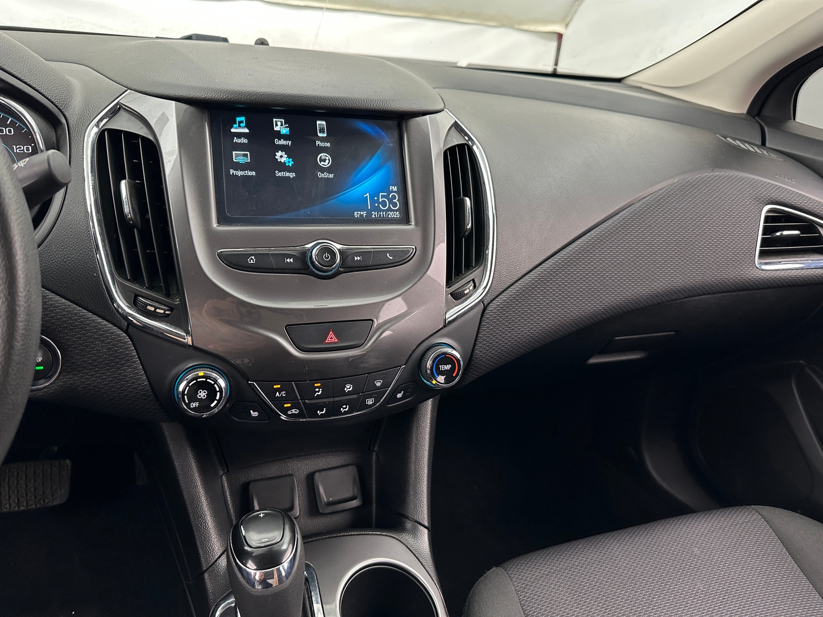 Thumbnail: 2018 Chevrolet Cruze - 4