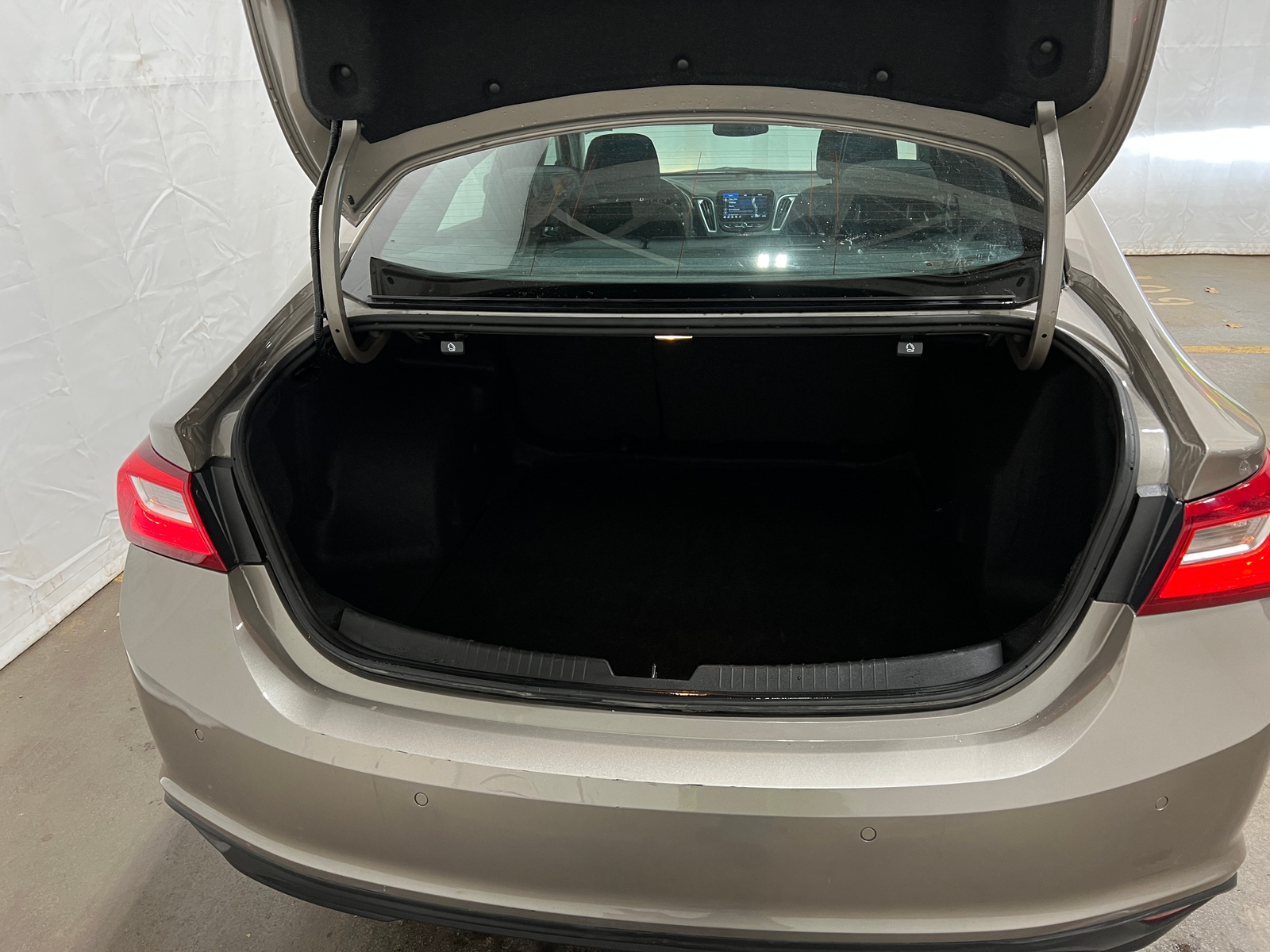 Thumbnail: 2024 Chevrolet Malibu - 7