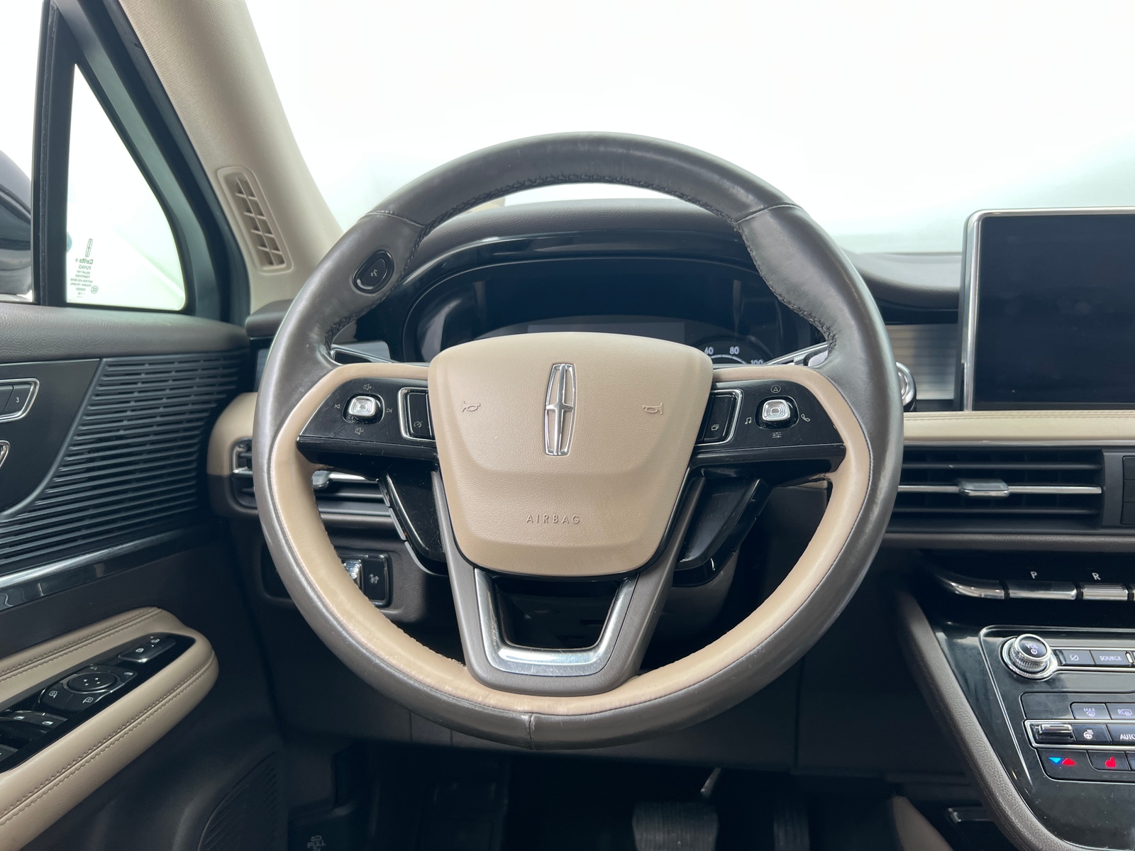 Thumbnail: 2020 Lincoln Corsair - 4