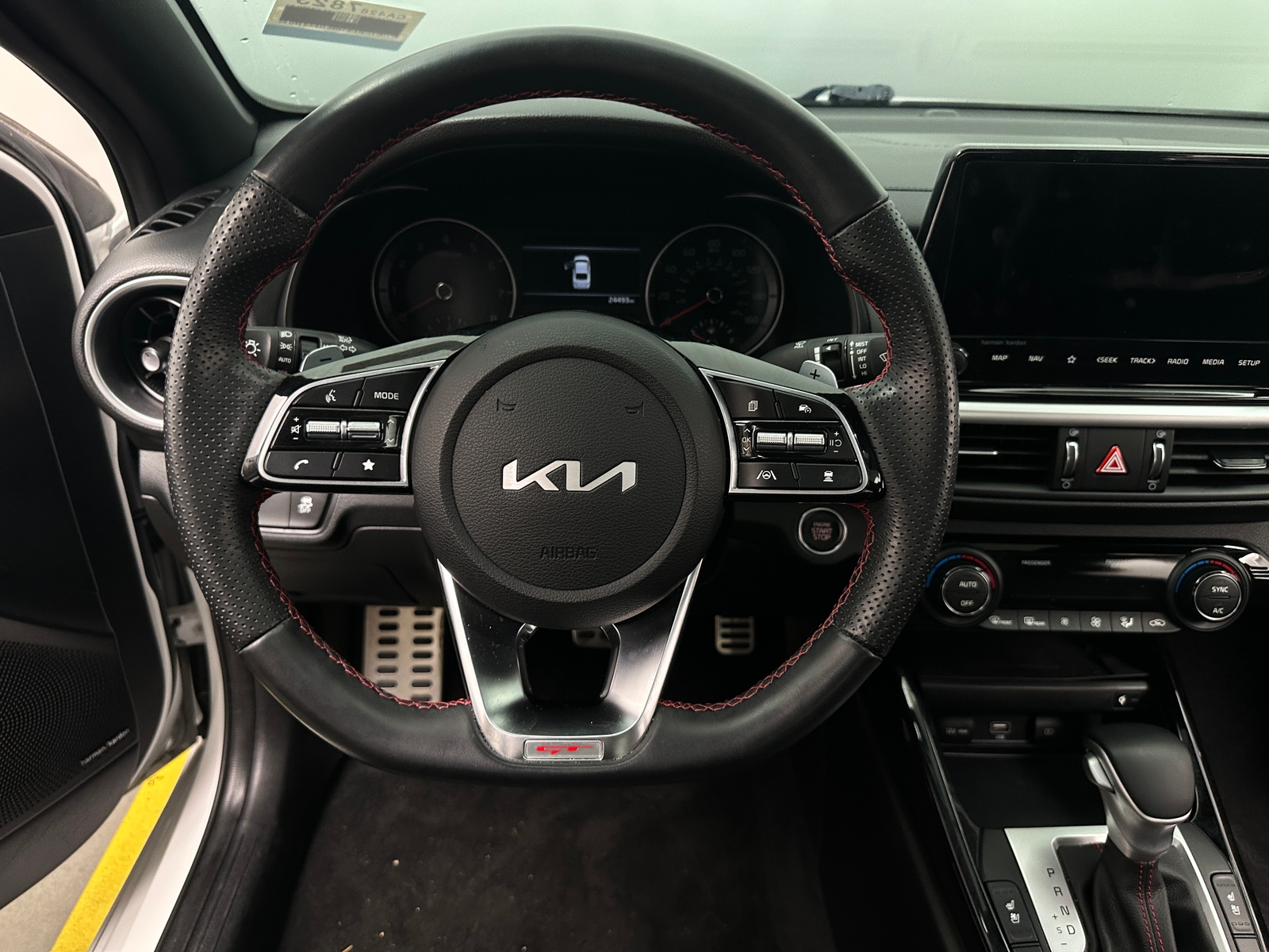 Thumbnail: 2023 Kia Forte - 4