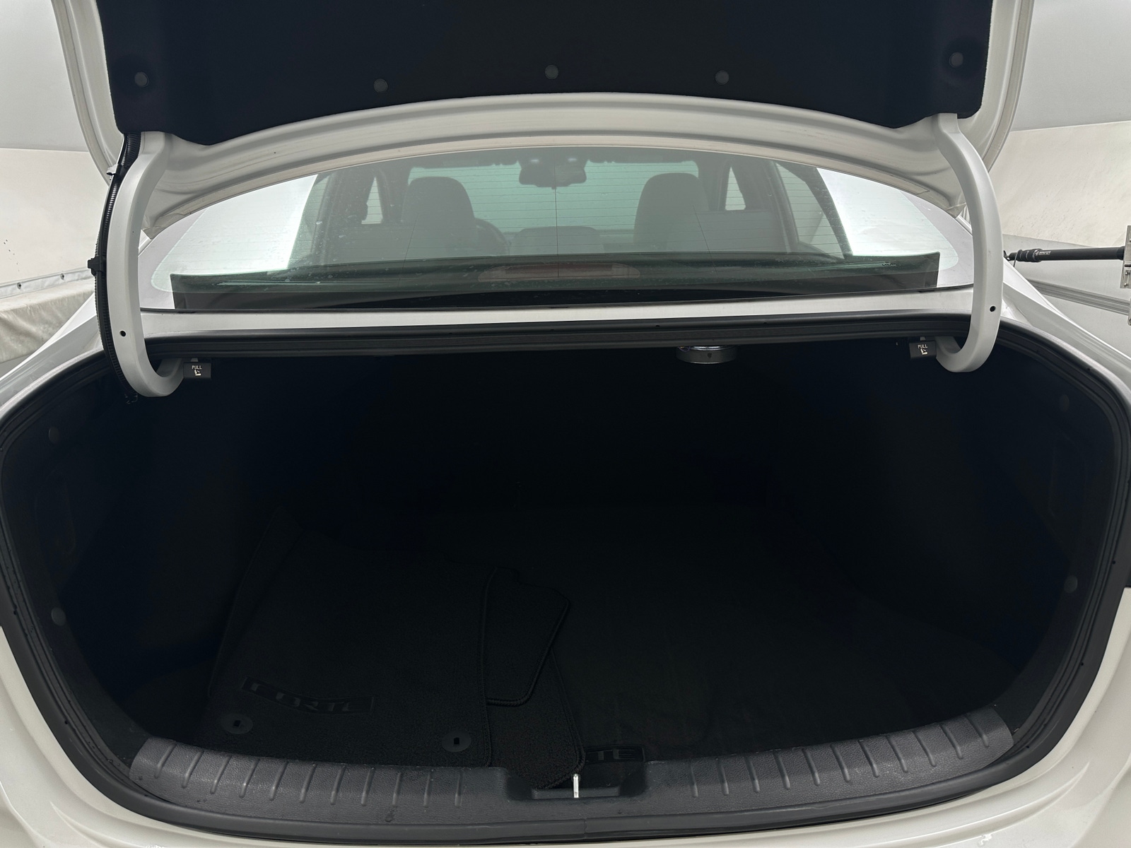 Thumbnail: 2023 Kia Forte - 6