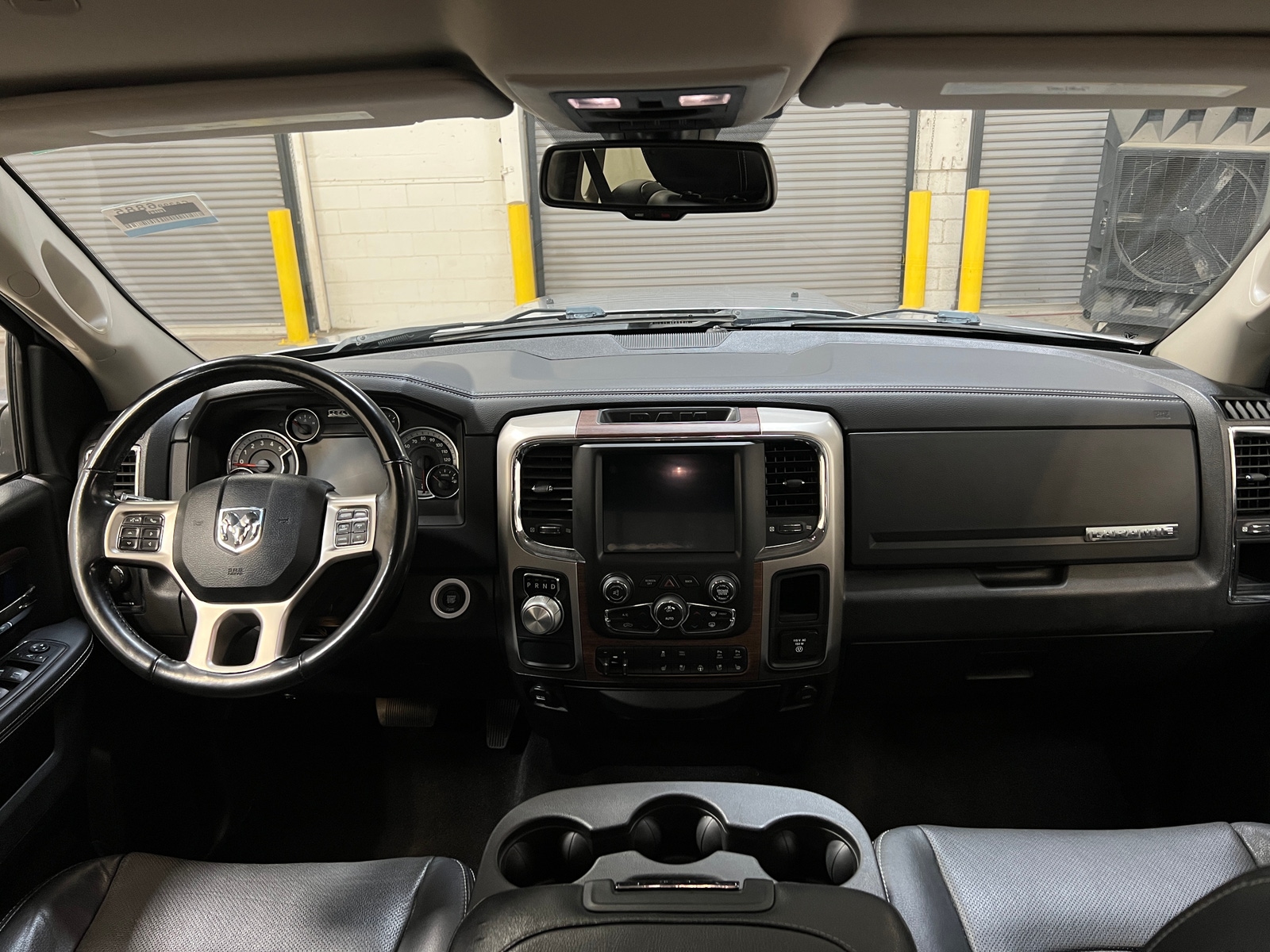 Thumbnail: 2019 RAM 1500 Classic - 3