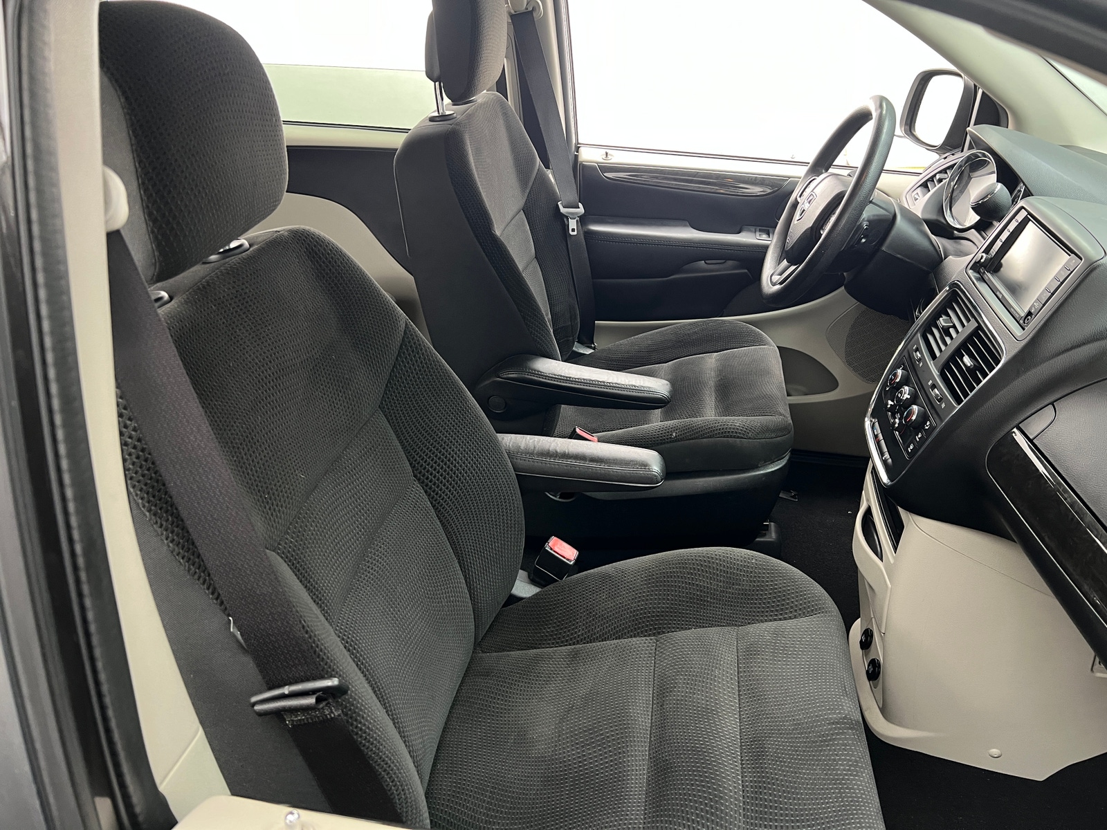 Thumbnail: 2019 Dodge Grand Caravan - 2