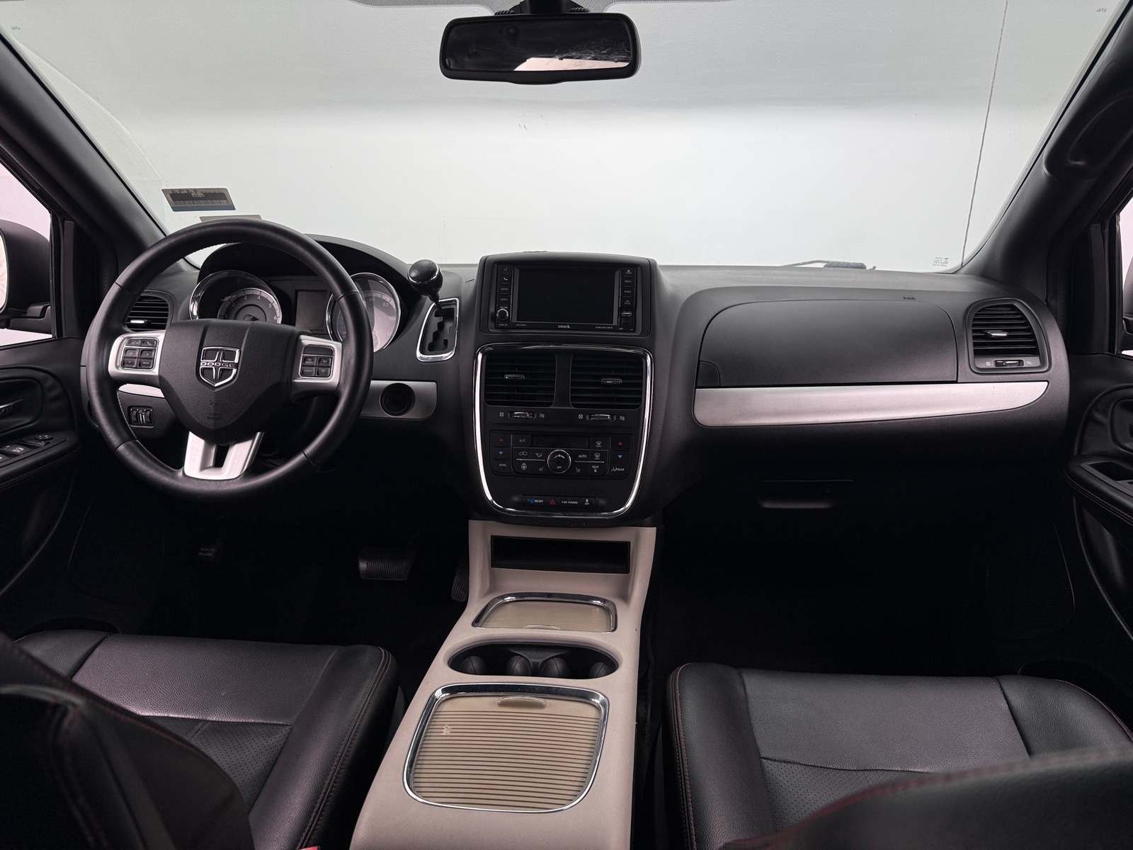 Thumbnail: 2018 Dodge Grand Caravan - 2