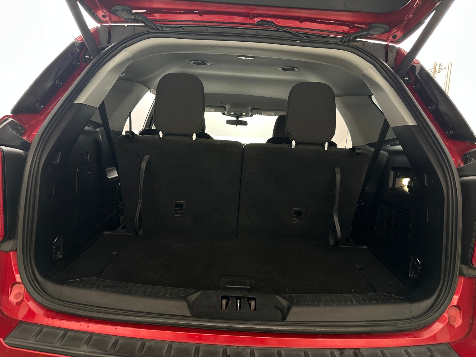 Thumbnail: 2020 Ford Explorer - 7