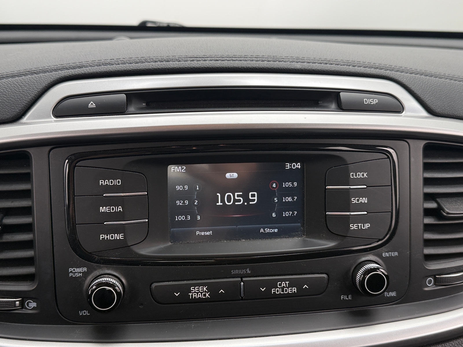 Thumbnail: 2017 Kia Sorento - 4