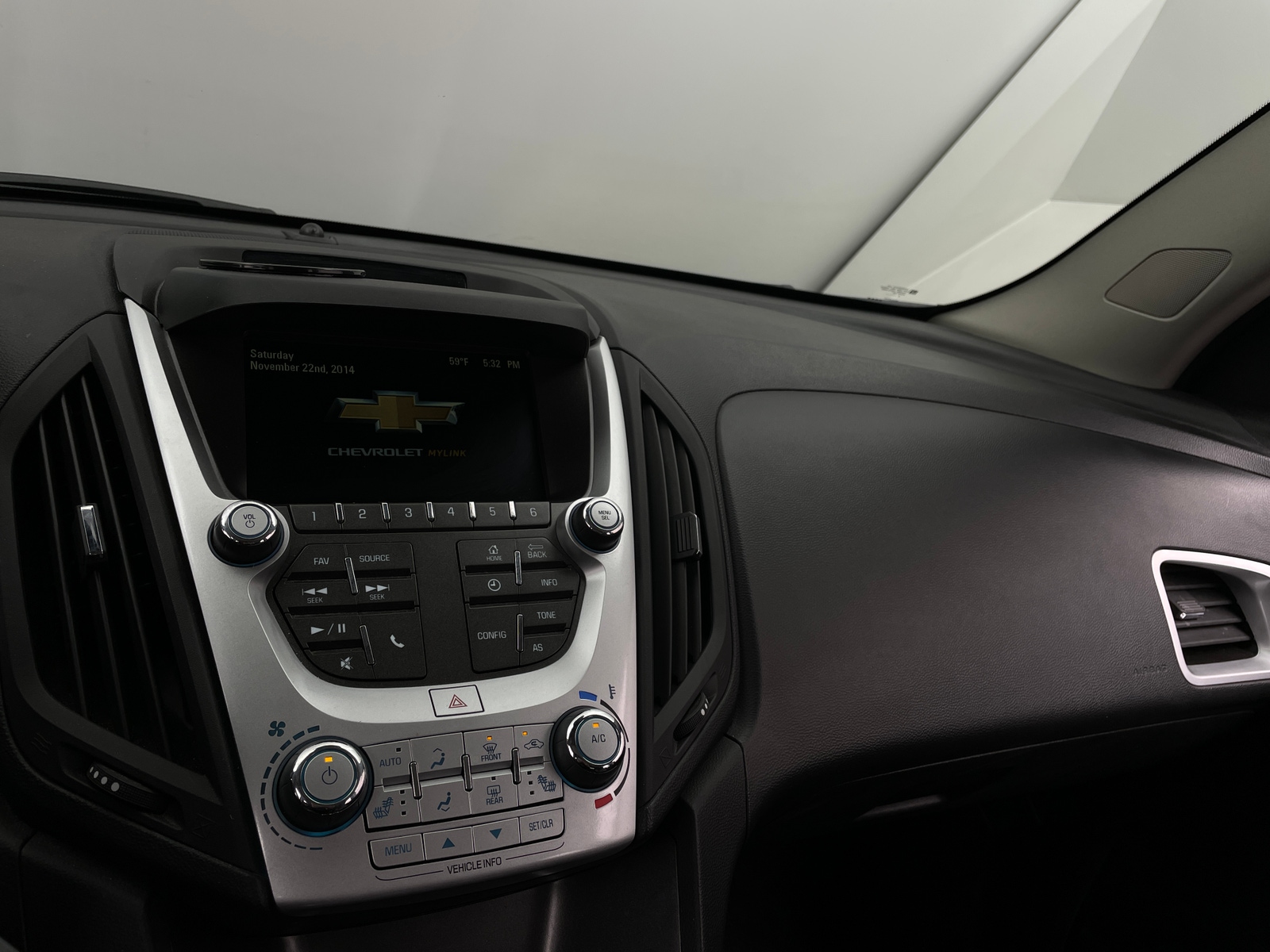 Thumbnail: 2017 Chevrolet Equinox - 3