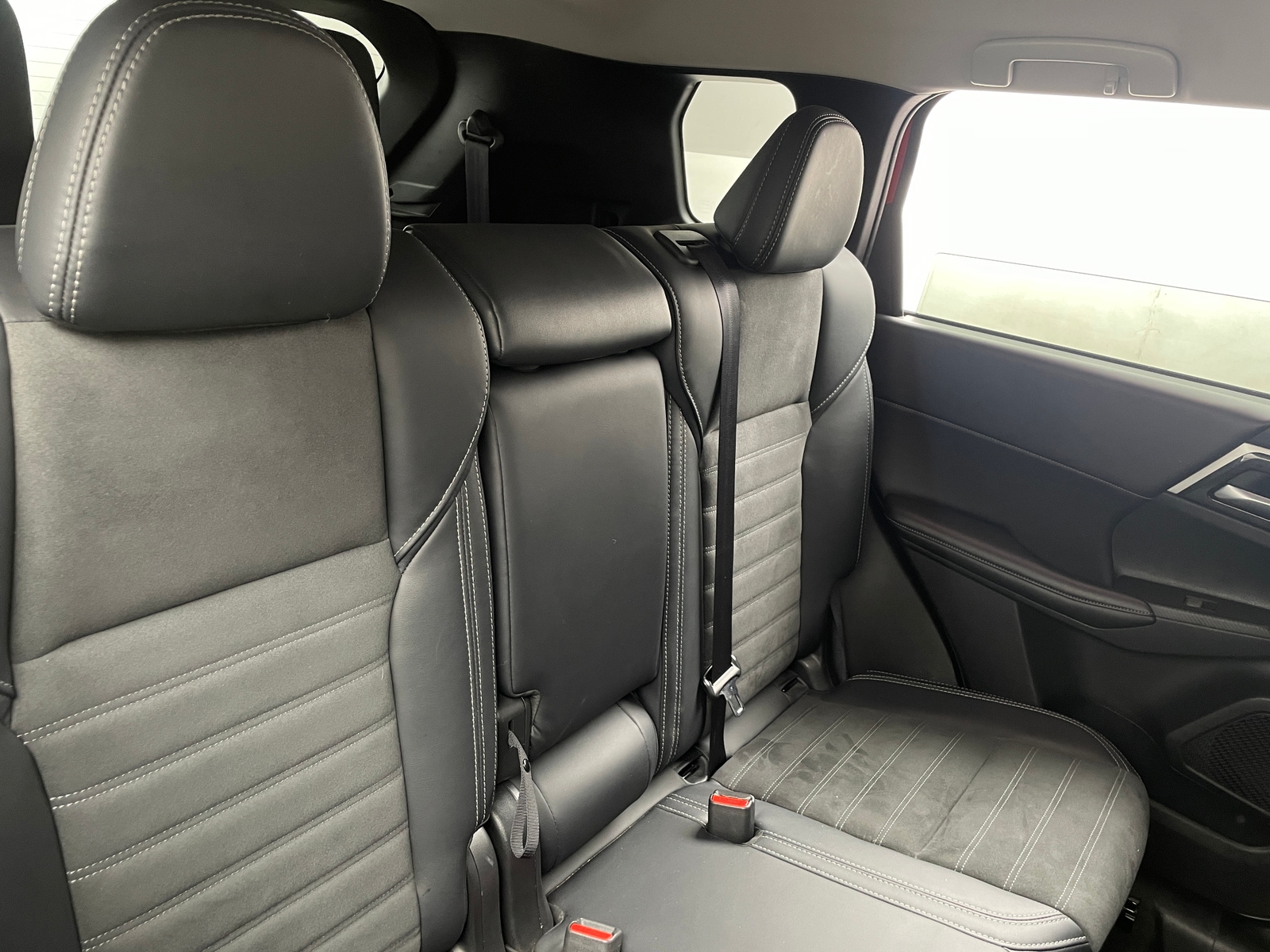 Thumbnail: 2024 Mitsubishi Outlander - 5