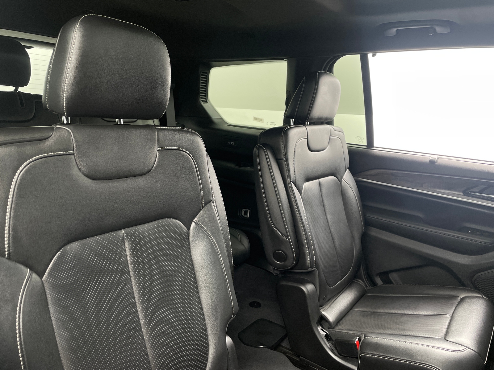 Thumbnail: 2024 Jeep Grand Cherokee L - 6