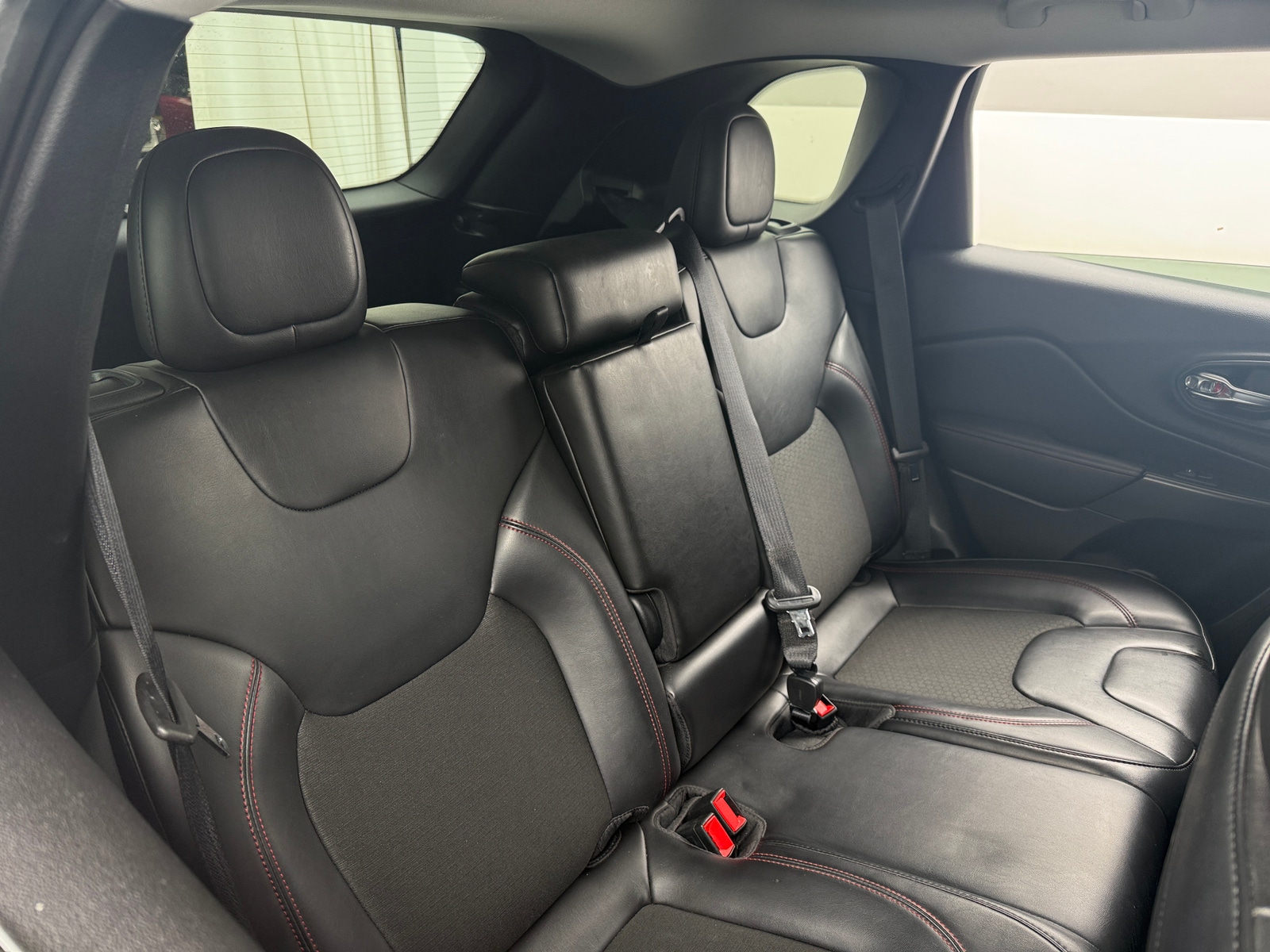 Thumbnail: 2020 Jeep Cherokee - 6