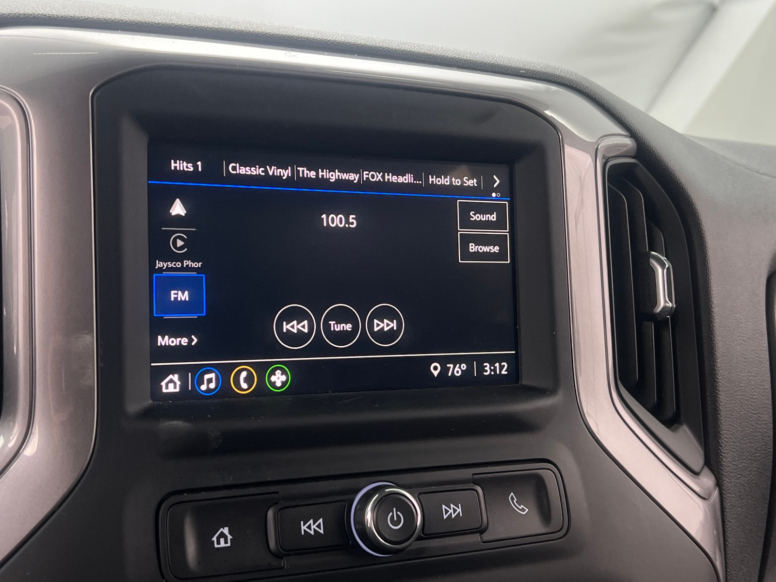 Thumbnail: 2022 Chevrolet Silverado 1500 - 4