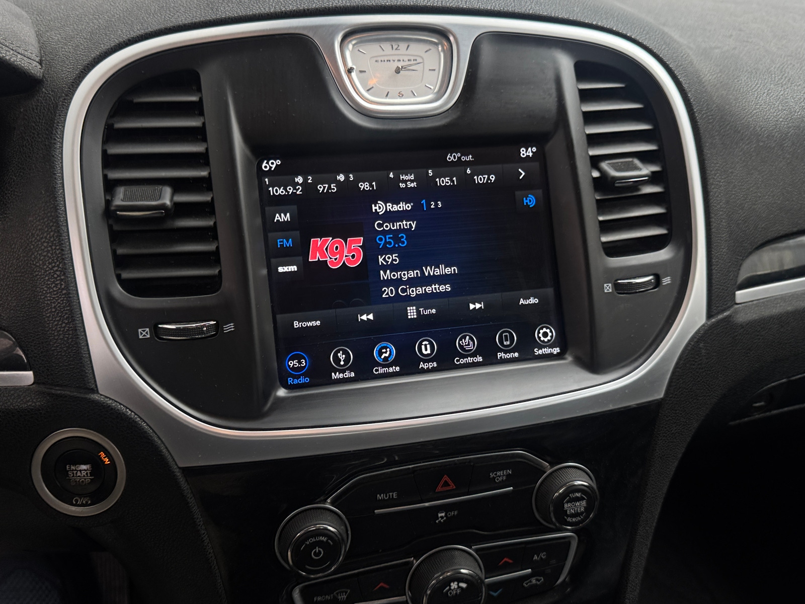 Thumbnail: 2019 Chrysler 300 - 3