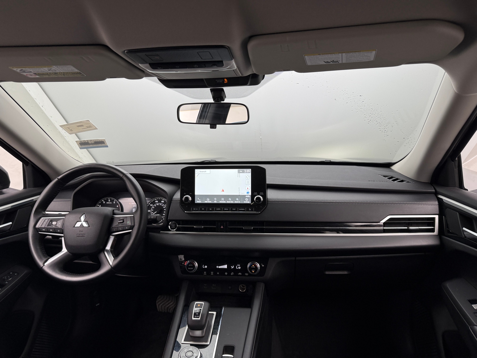 Thumbnail: 2022 Mitsubishi Outlander - 2