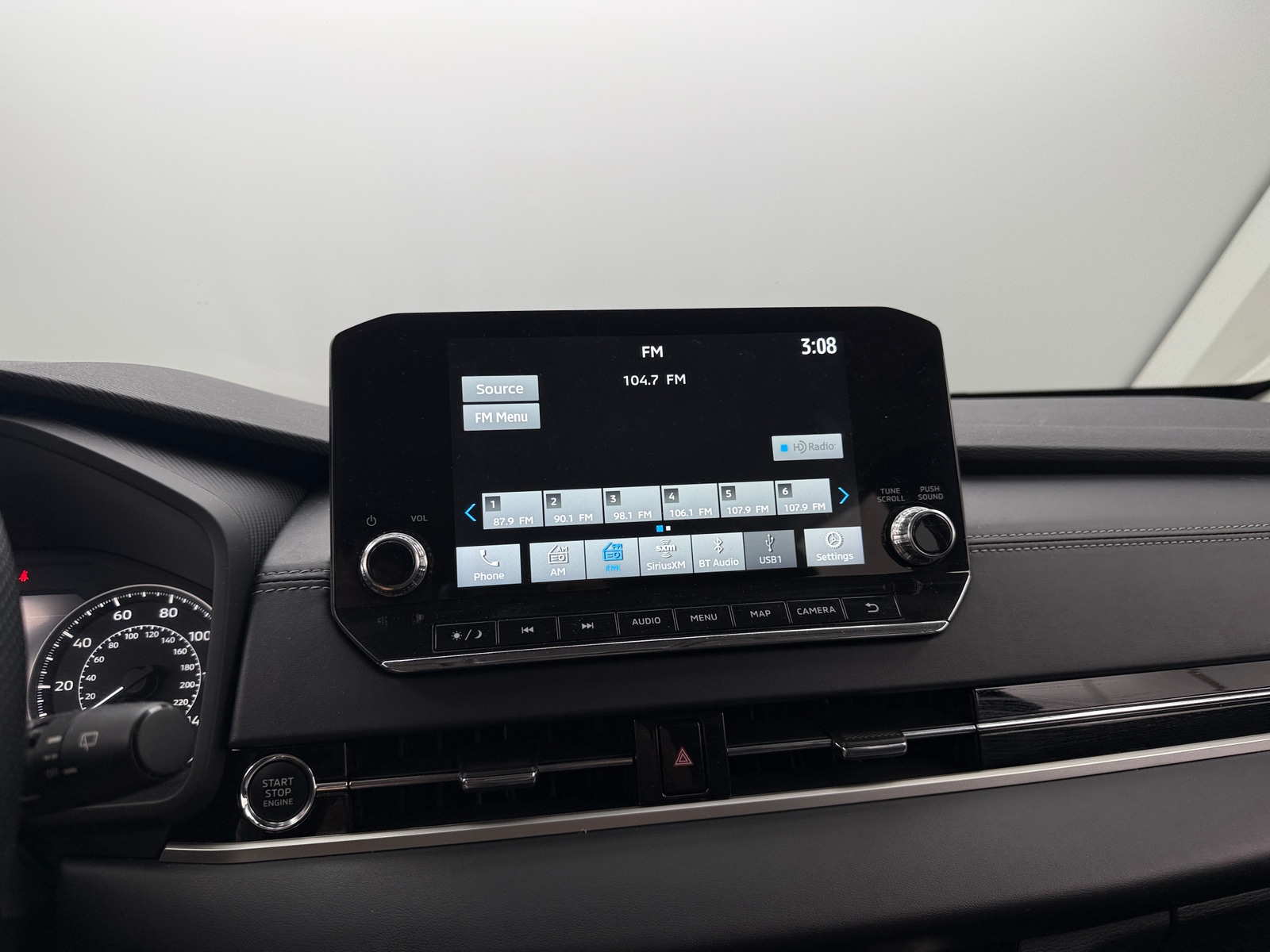 Thumbnail: 2022 Mitsubishi Outlander - 3