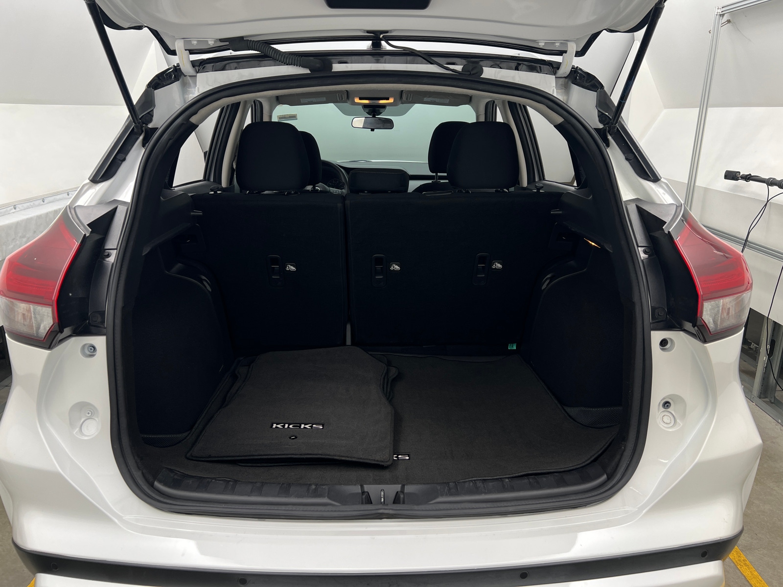 Thumbnail: 2023 Nissan Kicks - 7