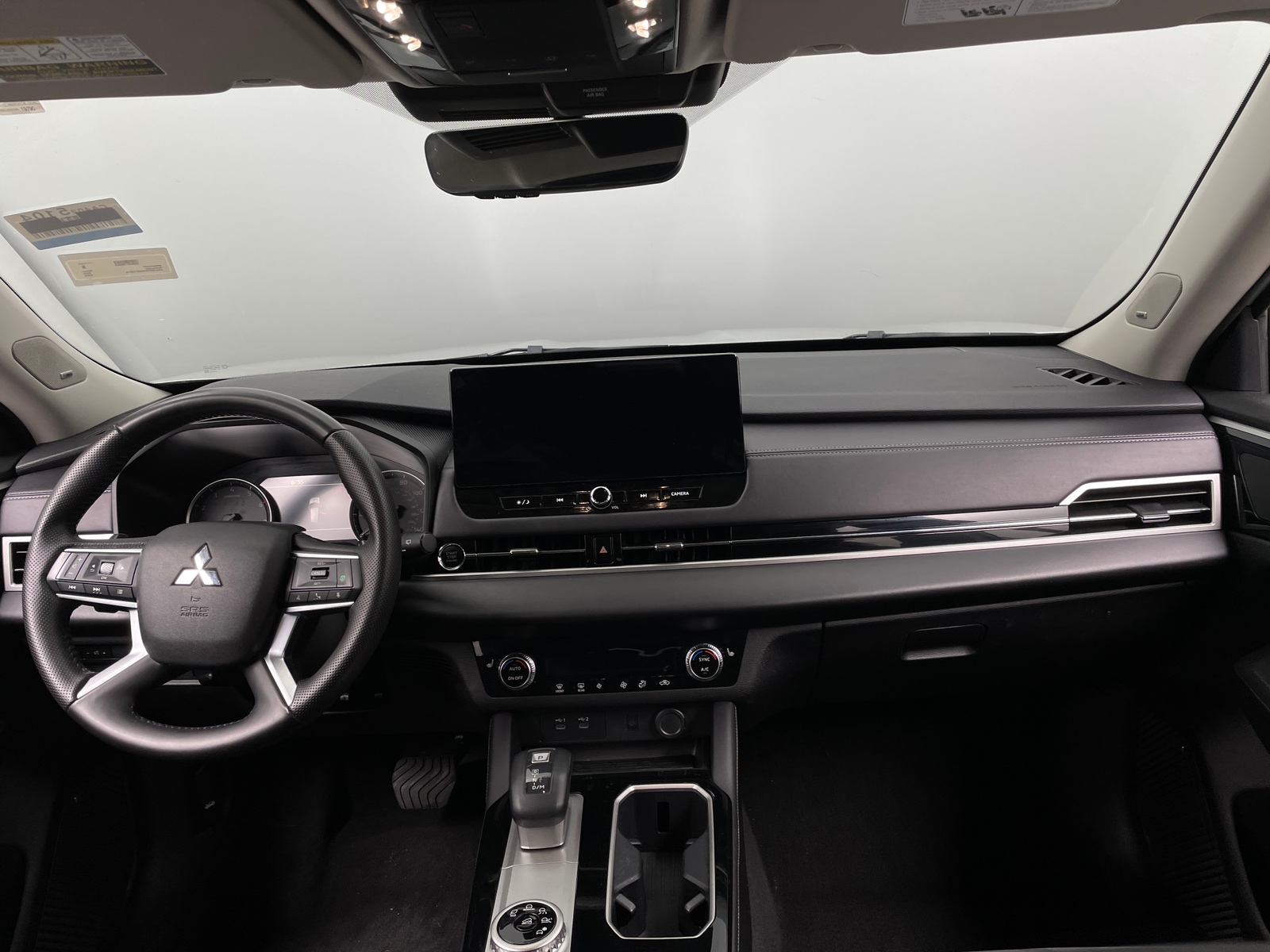 Thumbnail: 2025 Mitsubishi Outlander - 2