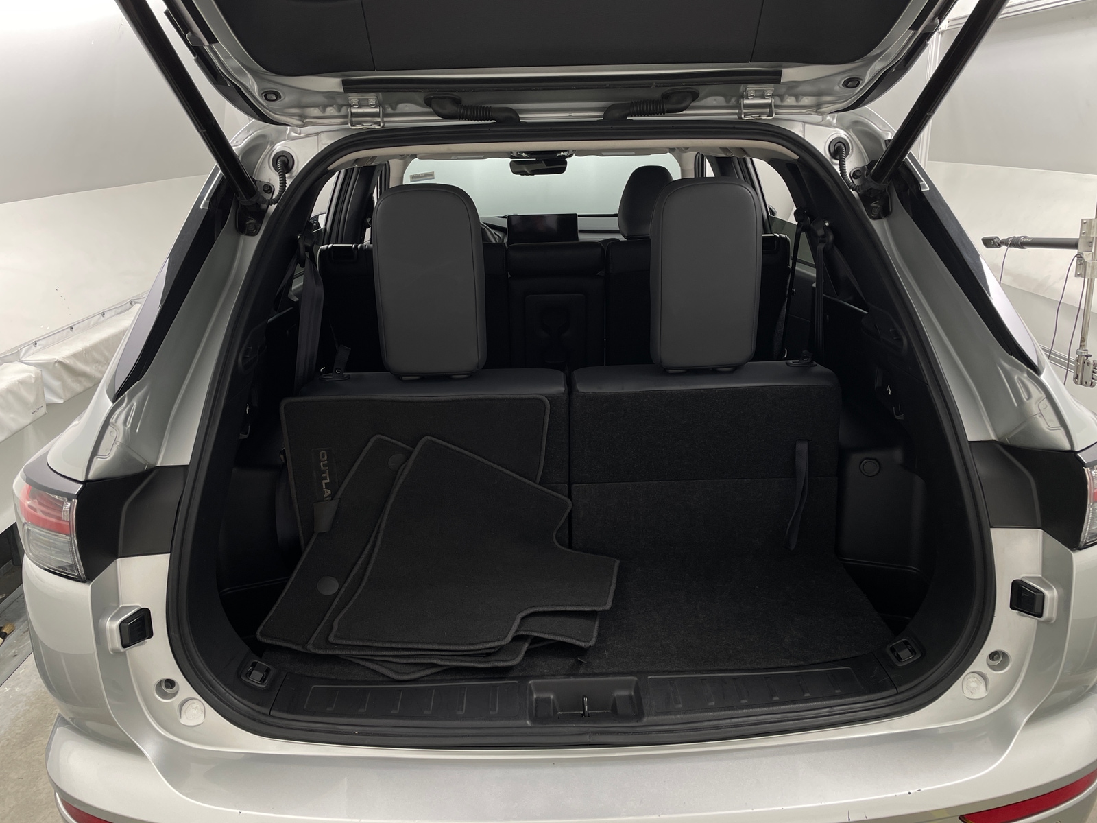 Thumbnail: 2025 Mitsubishi Outlander - 6