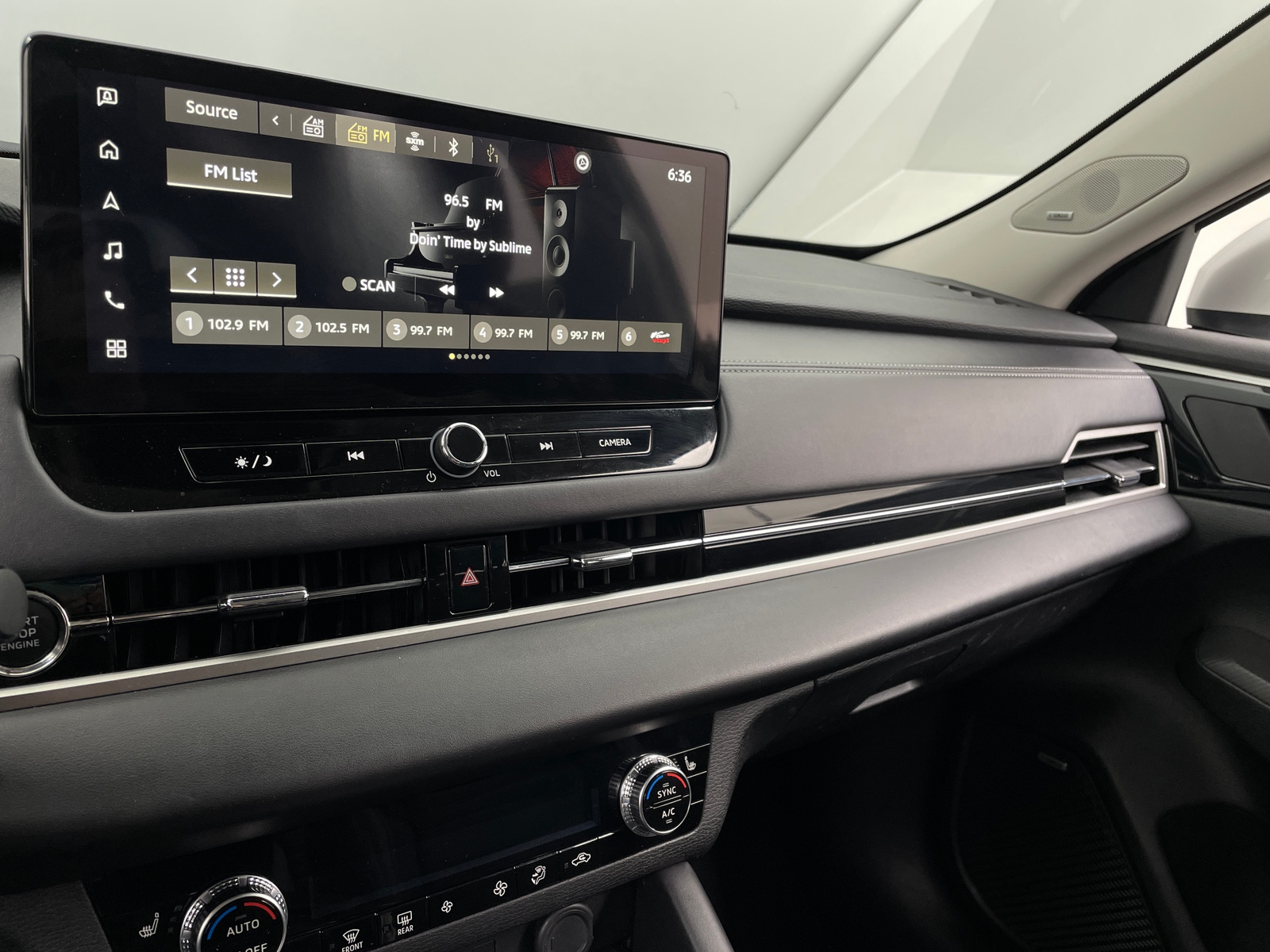 Thumbnail: 2025 Mitsubishi Outlander - 3