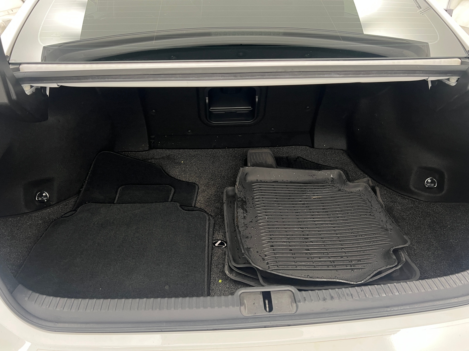 Thumbnail: 2022 Lexus ES - 6