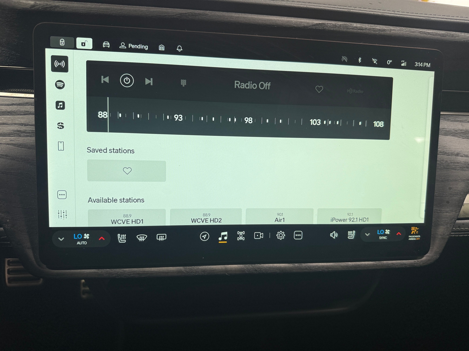 Thumbnail: 2022 Rivian R1T - 3