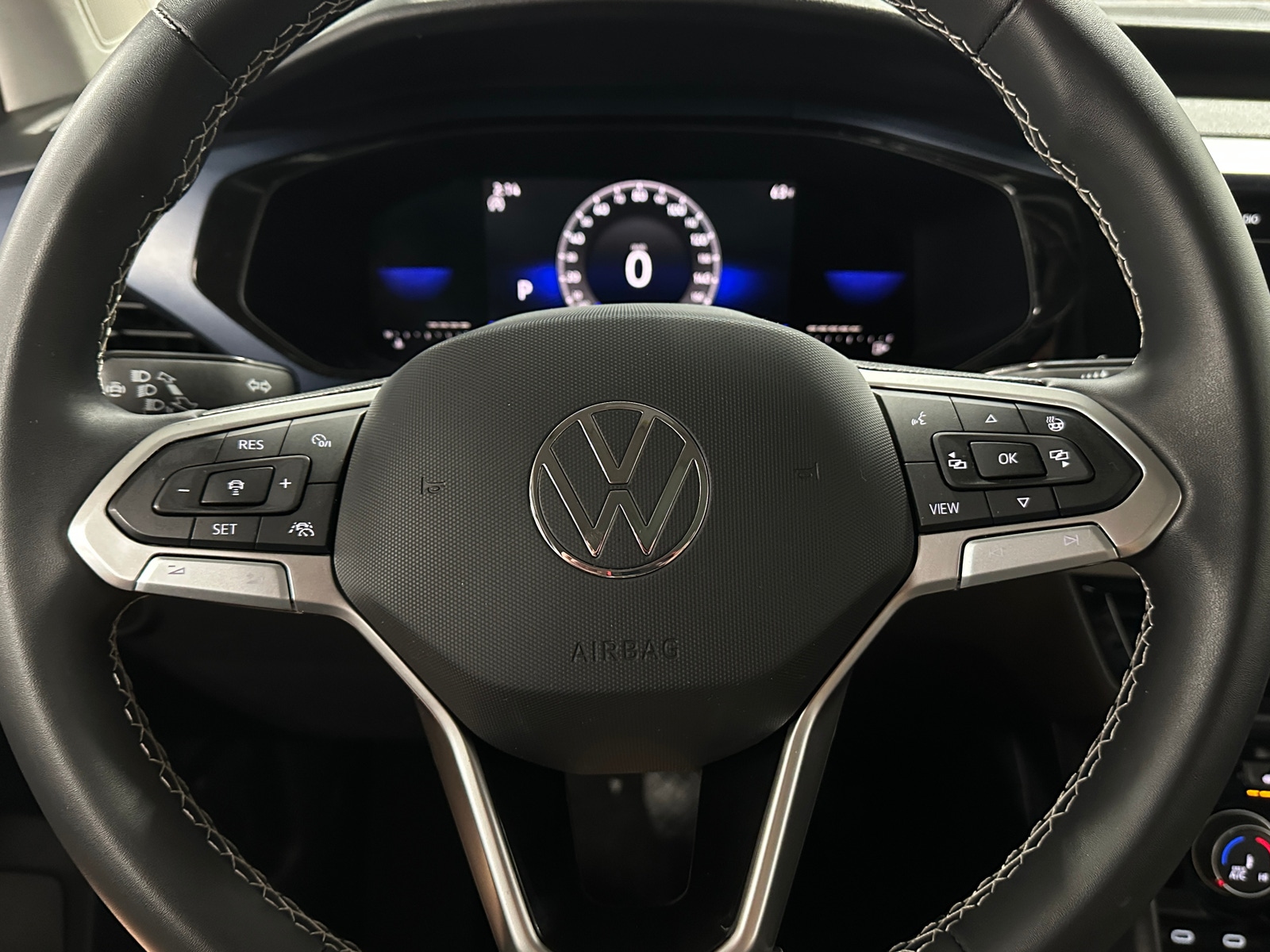 Thumbnail: 2023 Volkswagen Taos - 4