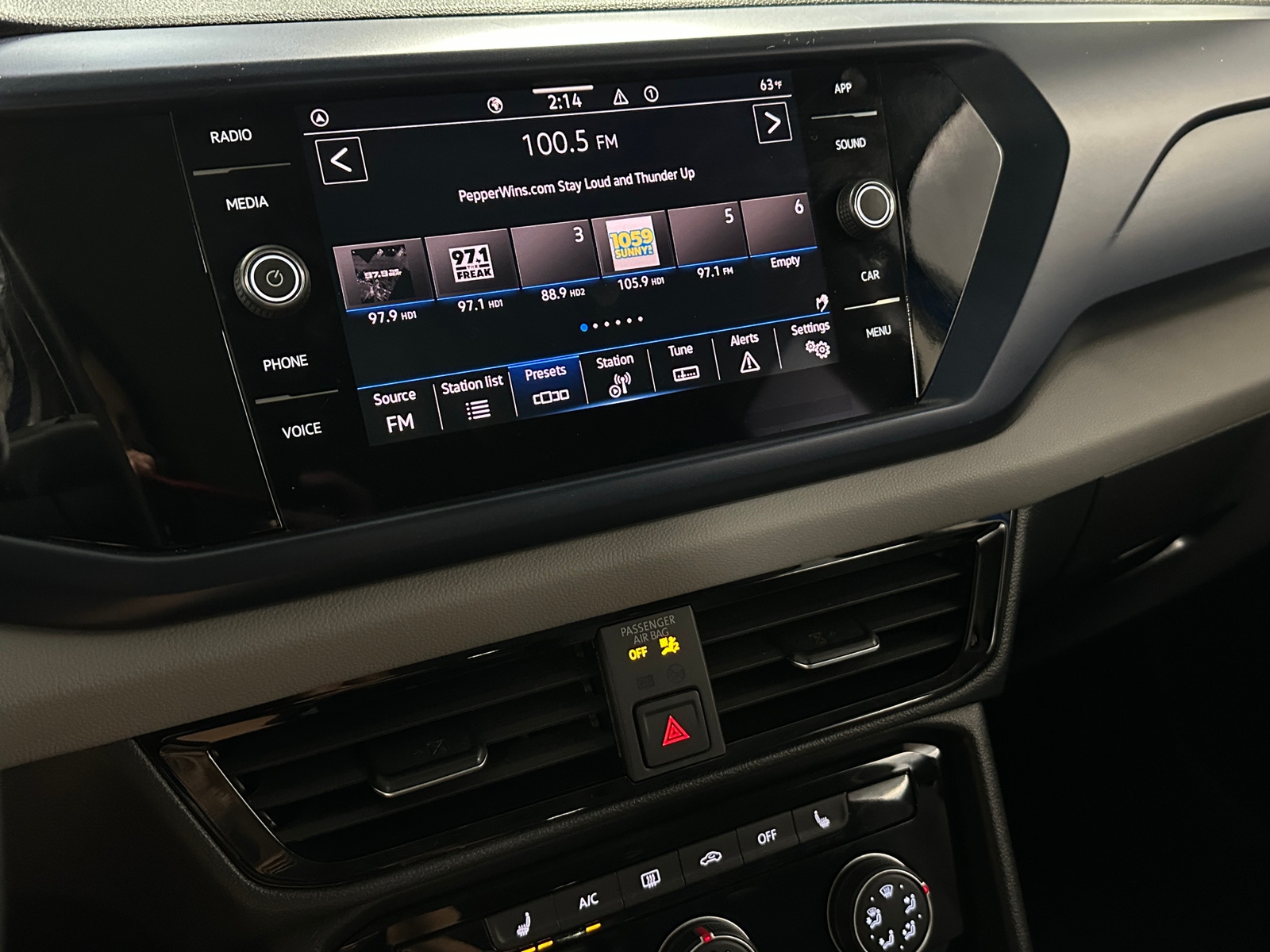 Thumbnail: 2023 Volkswagen Taos - 3