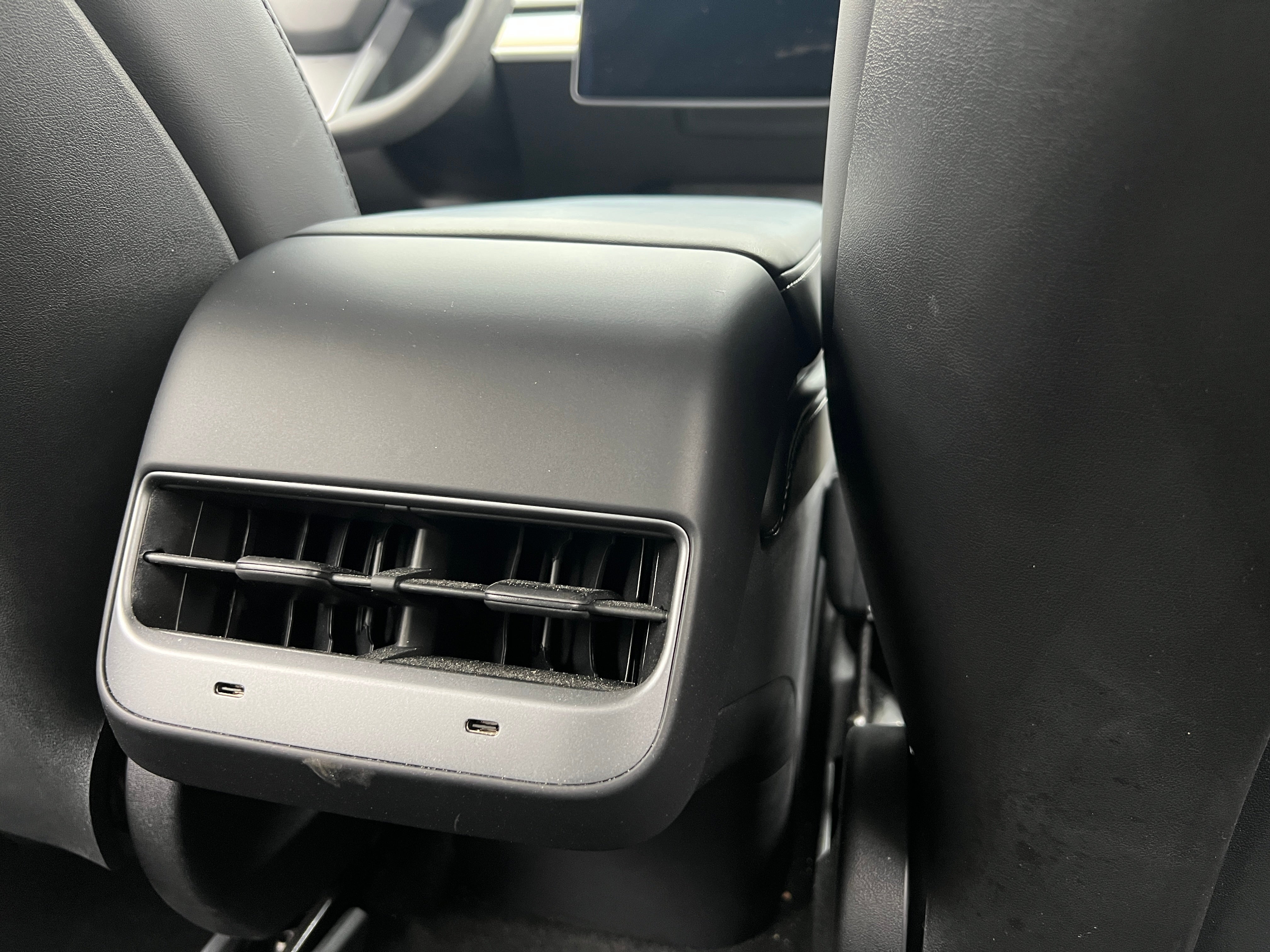 Used 2021 Tesla Model Y Long Range with VIN 5YJYGDEEXMF242151 for sale in Oak Creek, WI