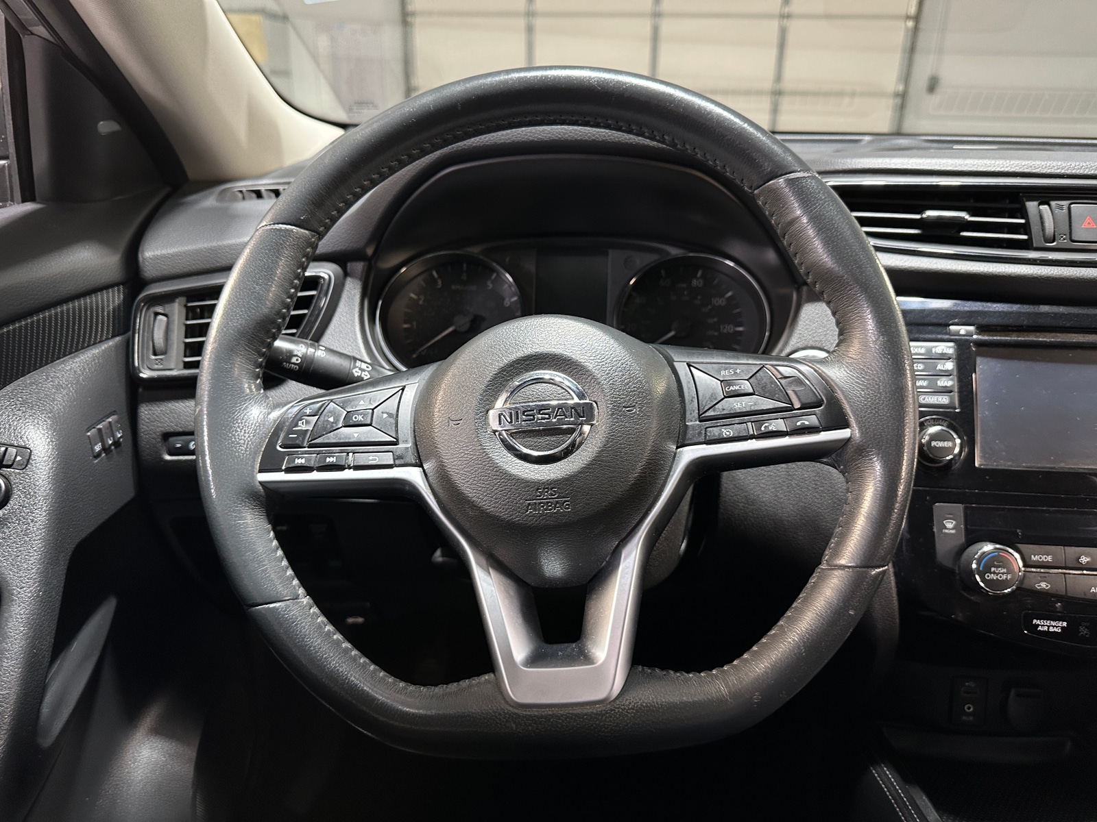 Thumbnail: 2017 Nissan Rogue - 4