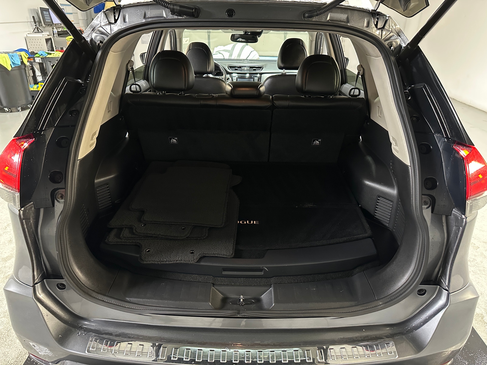 Thumbnail: 2017 Nissan Rogue - 6