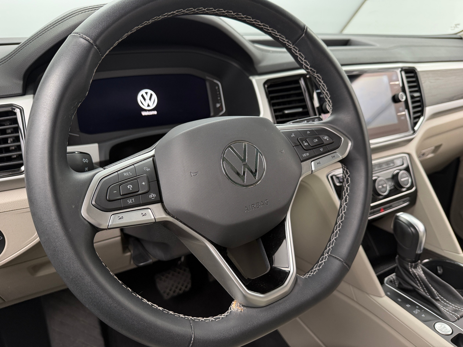 Thumbnail: 2022 Volkswagen Atlas - 4