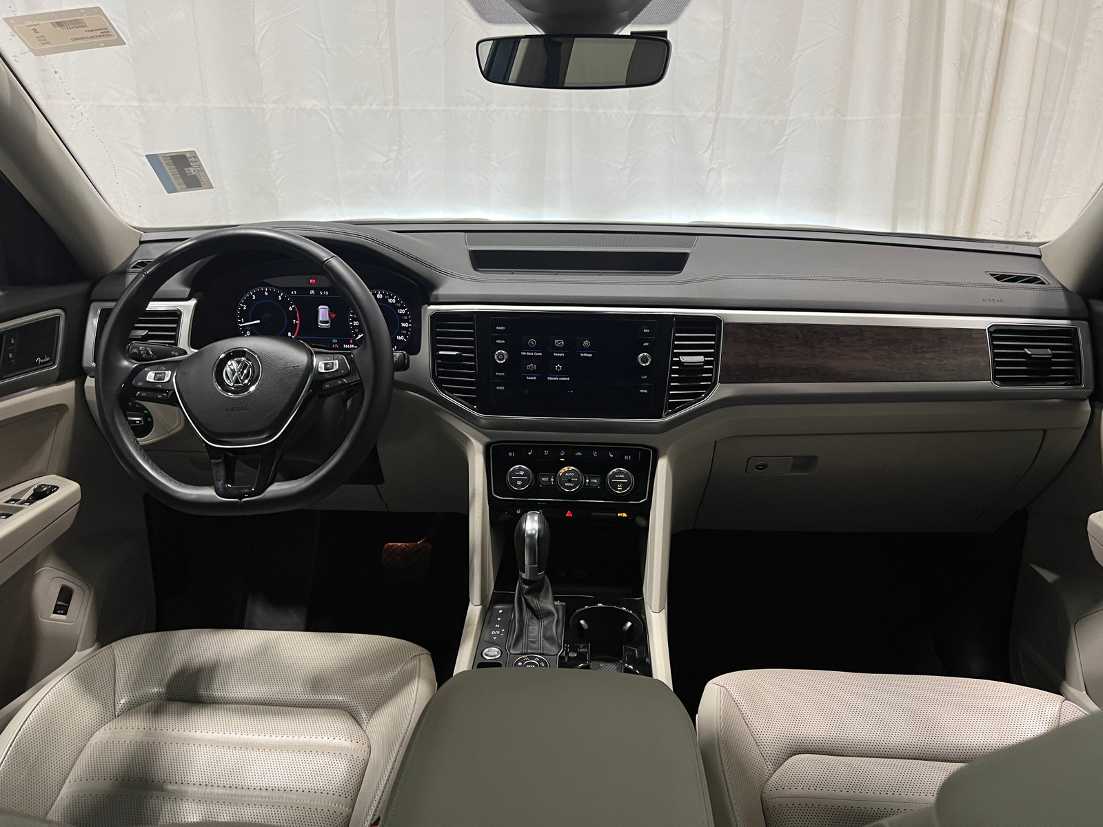 Thumbnail: 2018 Volkswagen Atlas - 2