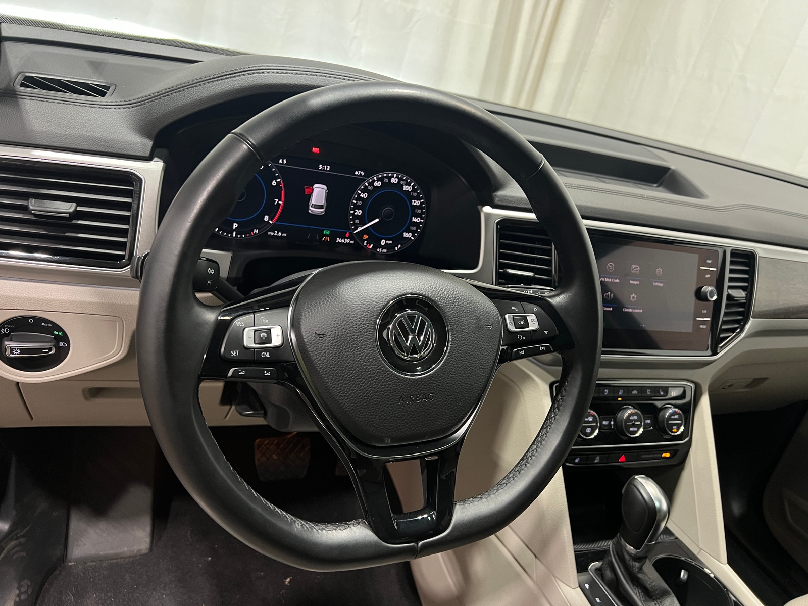 Thumbnail: 2018 Volkswagen Atlas - 4