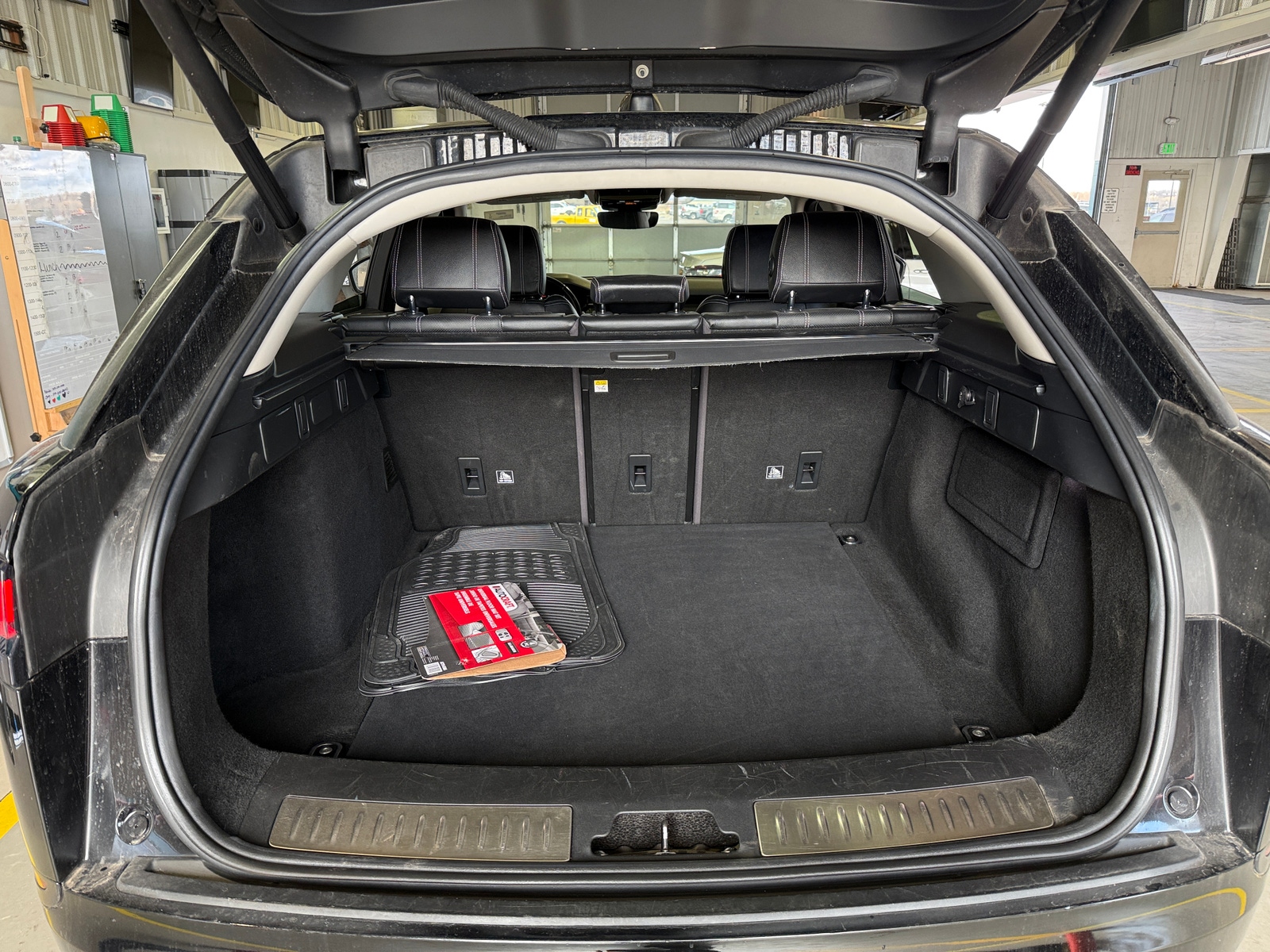 Thumbnail: 2020 Land Rover Range Rover Velar - 6