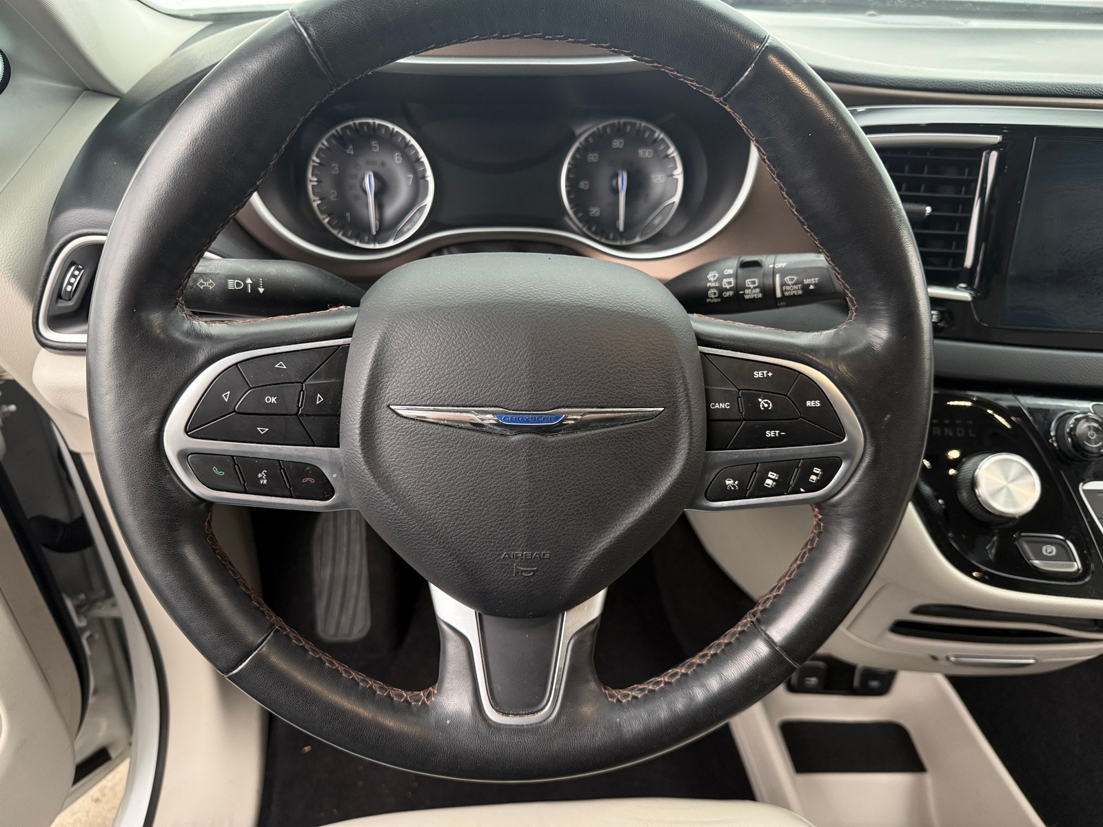 Thumbnail: 2019 Chrysler Pacifica - 4