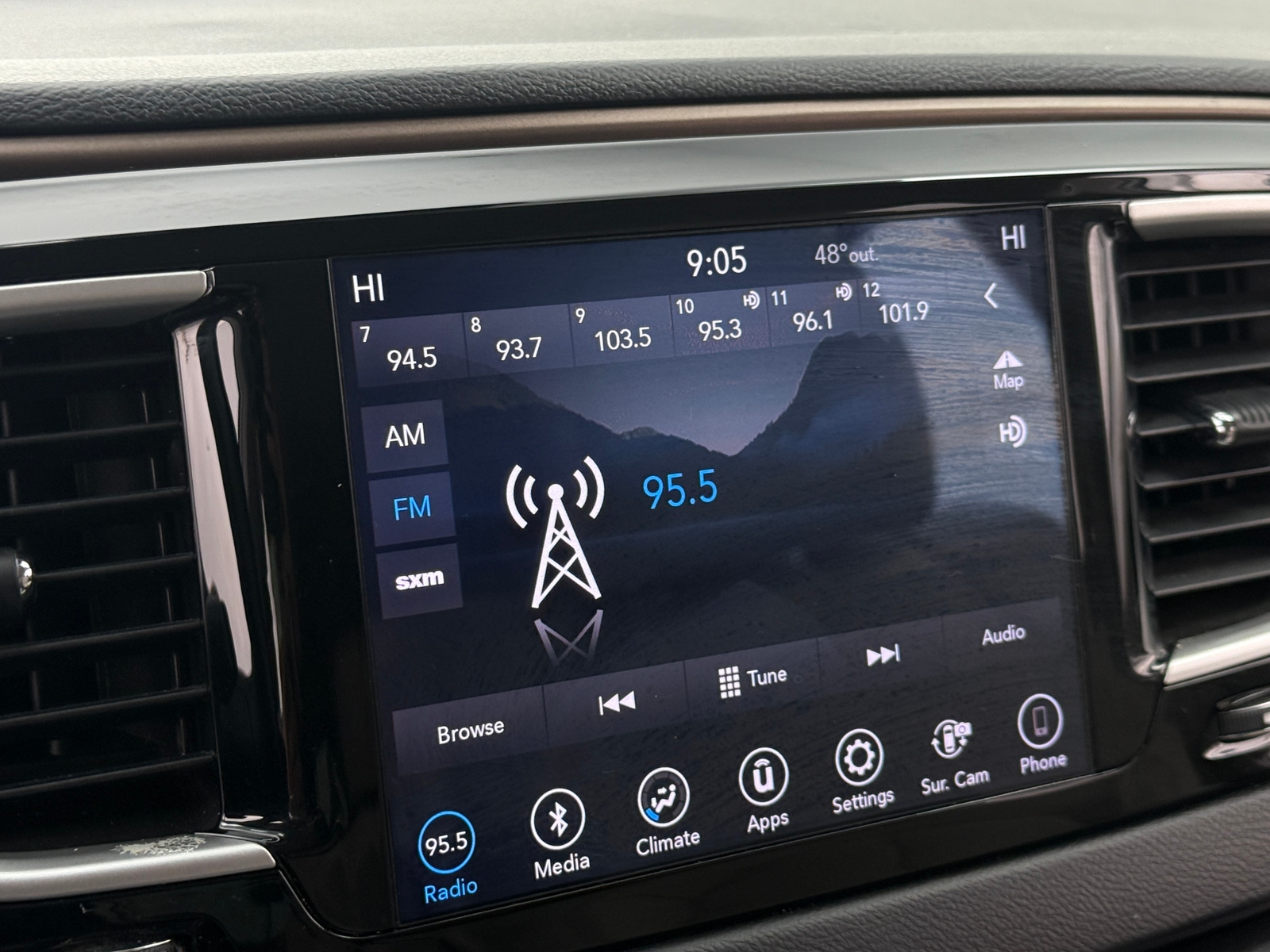 Thumbnail: 2019 Chrysler Pacifica - 3