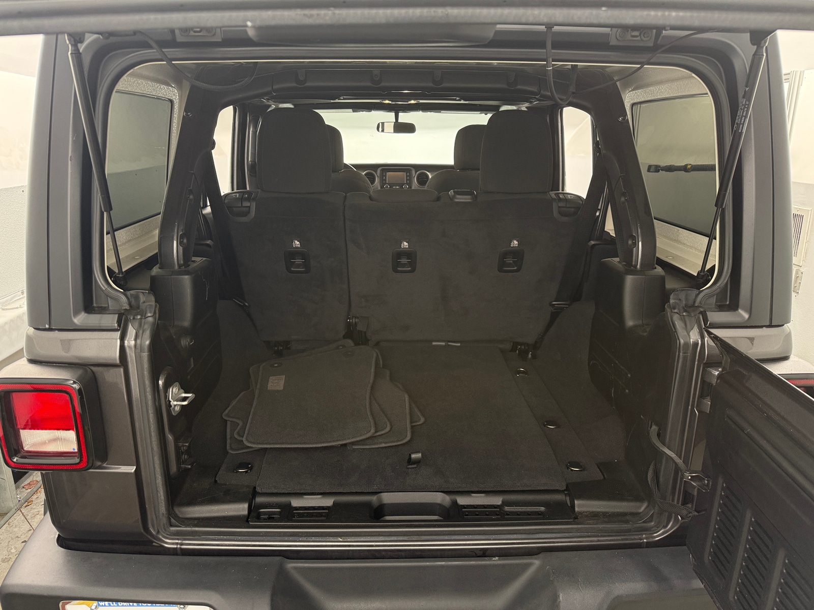 Thumbnail: 2020 Jeep Wrangler - 7