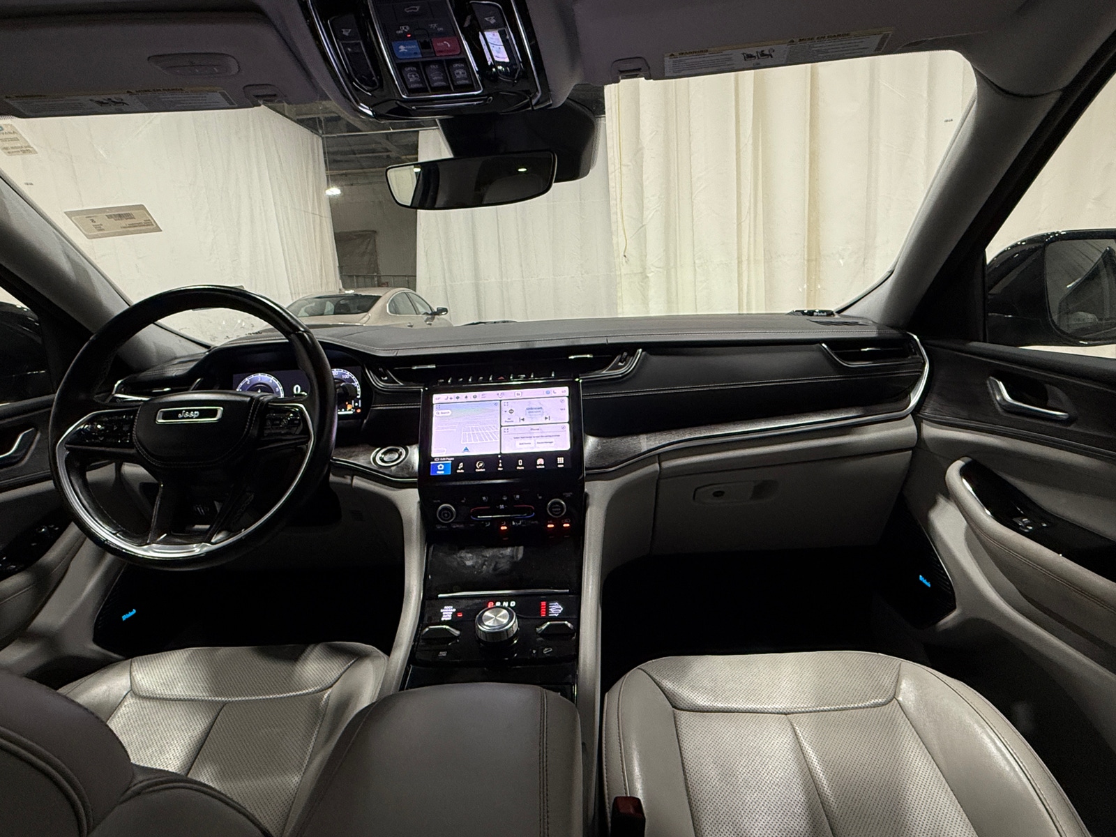 Thumbnail: 2022 Jeep Grand Cherokee L - 2